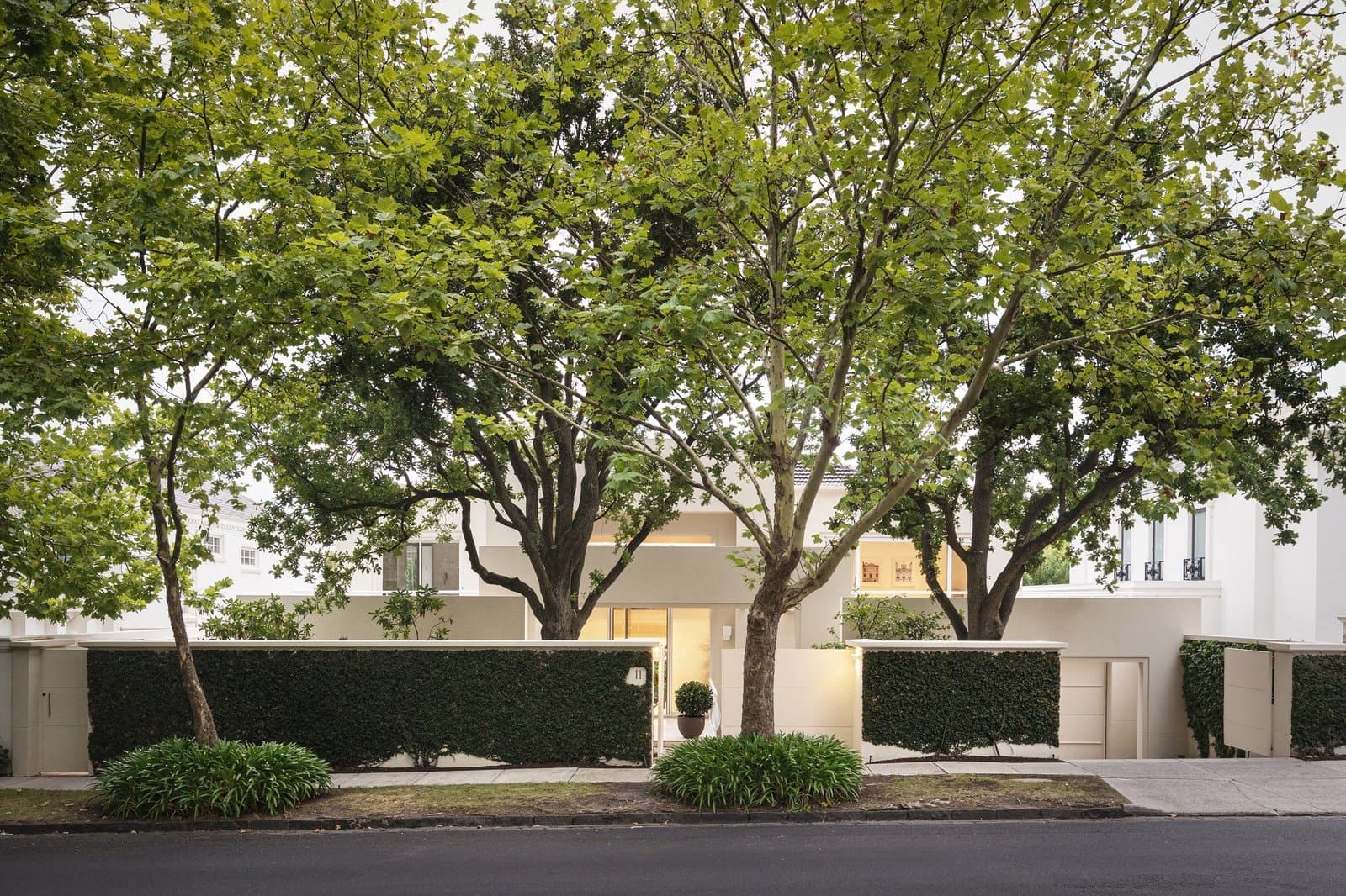 11 Robertson Street, Toorak - Thumbnail 2