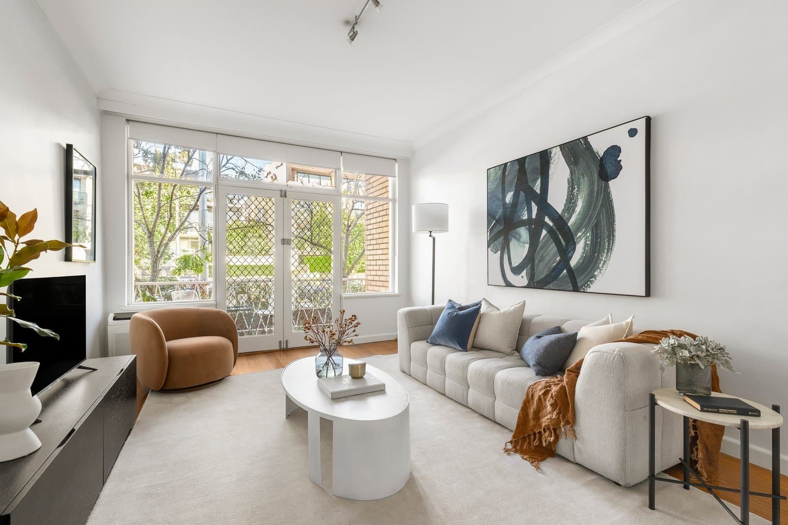 1/637 Malvern Road, Toorak - Image 1