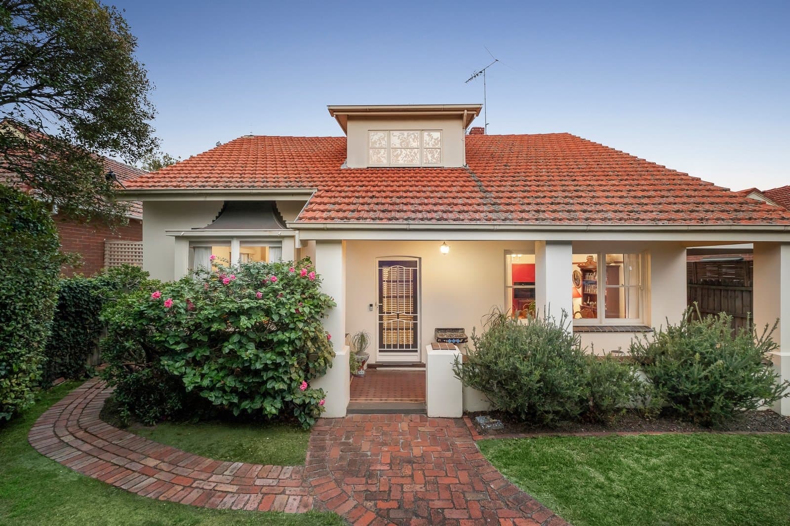 63 Foam Street, Elwood - Thumbnail 2