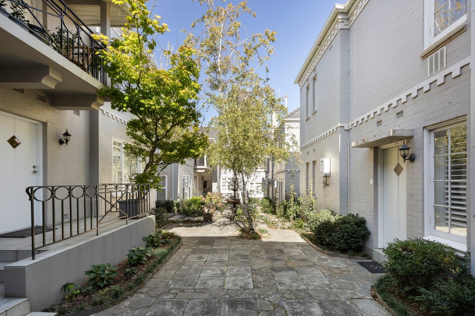 5/70-72 Canterbury Road, Toorak - Thumbnail 2