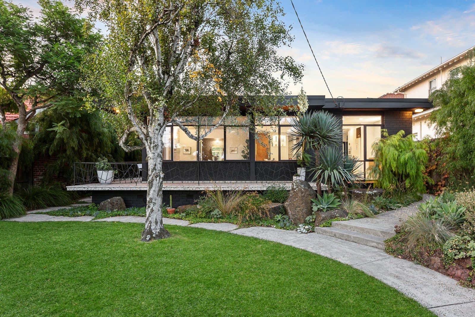333 Waverley Road, Malvern East - Image 1