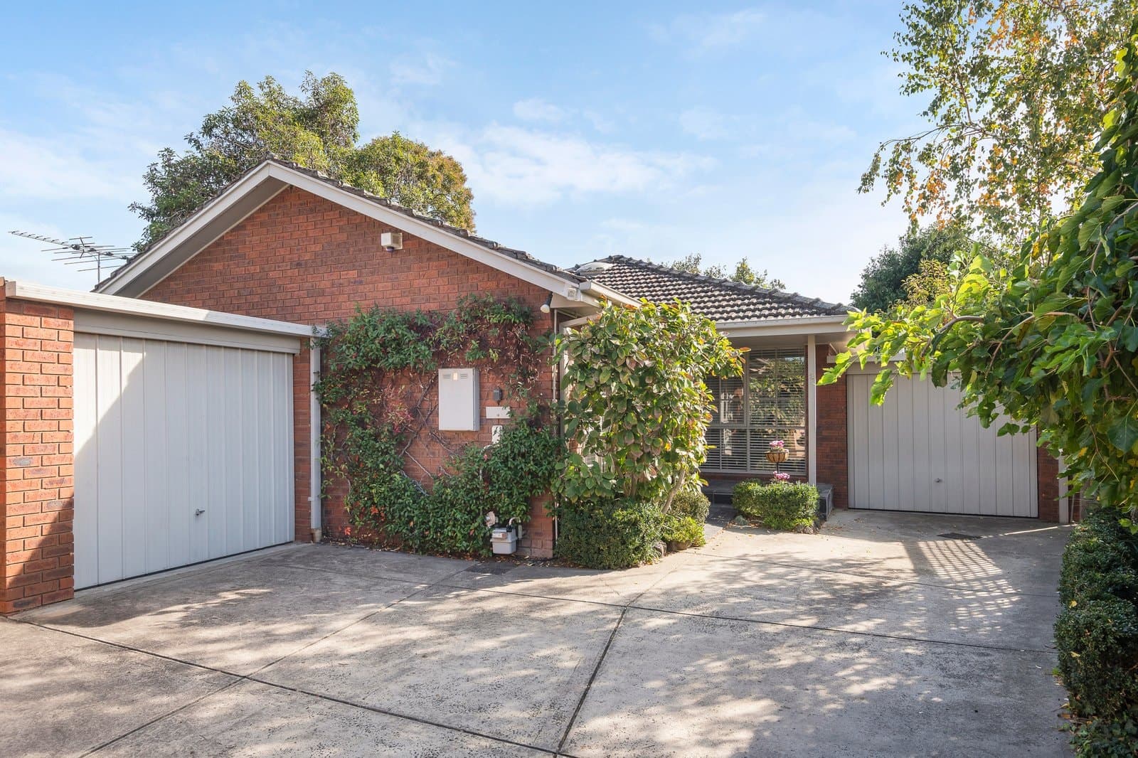 2/9 Meadow Grove, Balwyn - Image 1