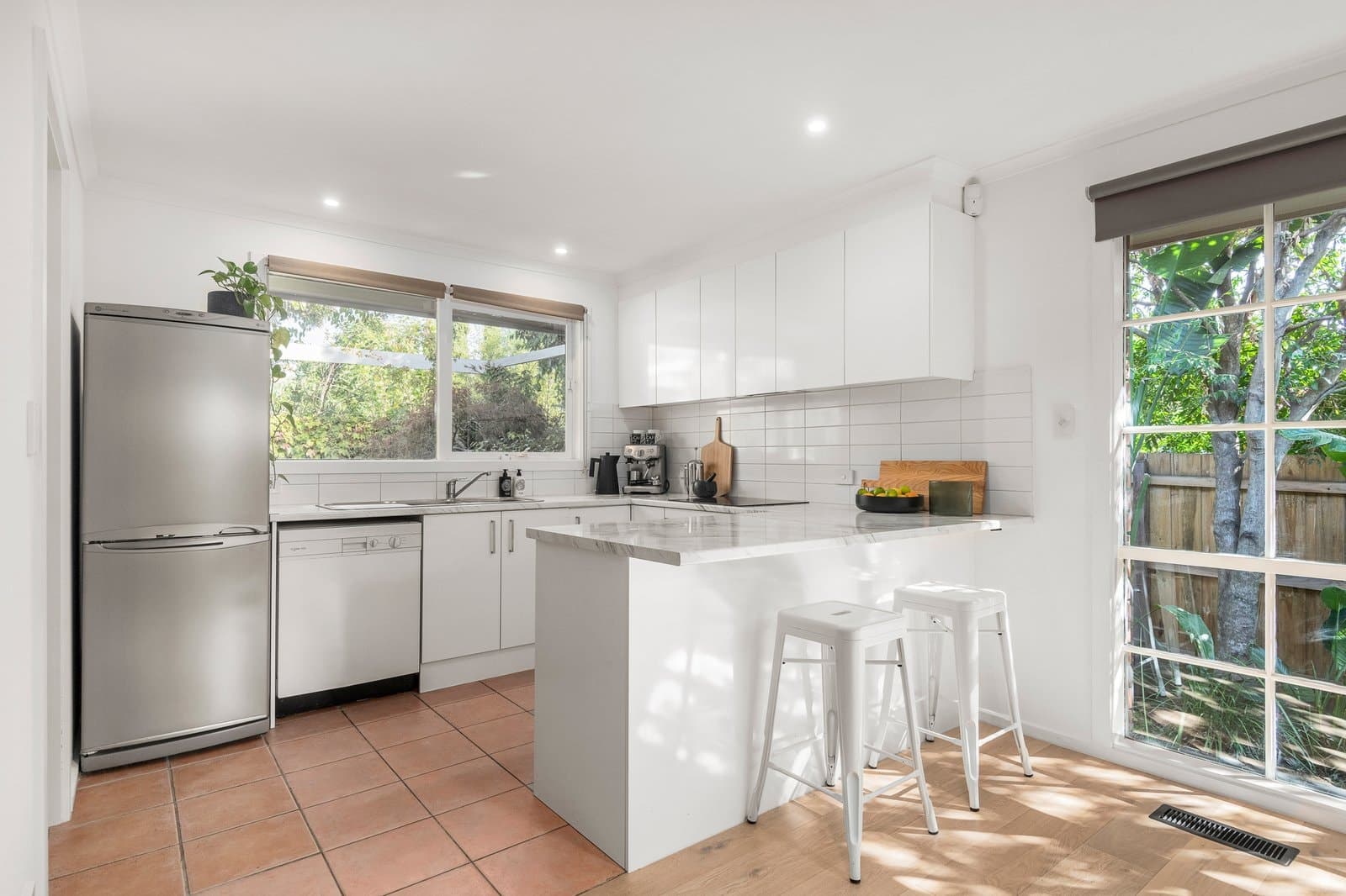 2/9 Meadow Grove, Balwyn - Thumbnail 3