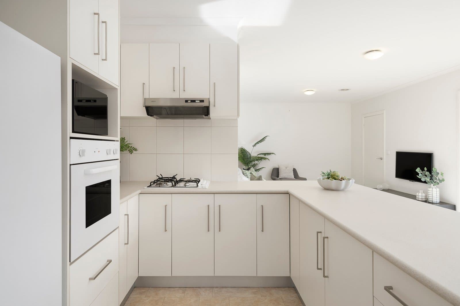 2/10 Clapham Road, Hughesdale - Thumbnail 4