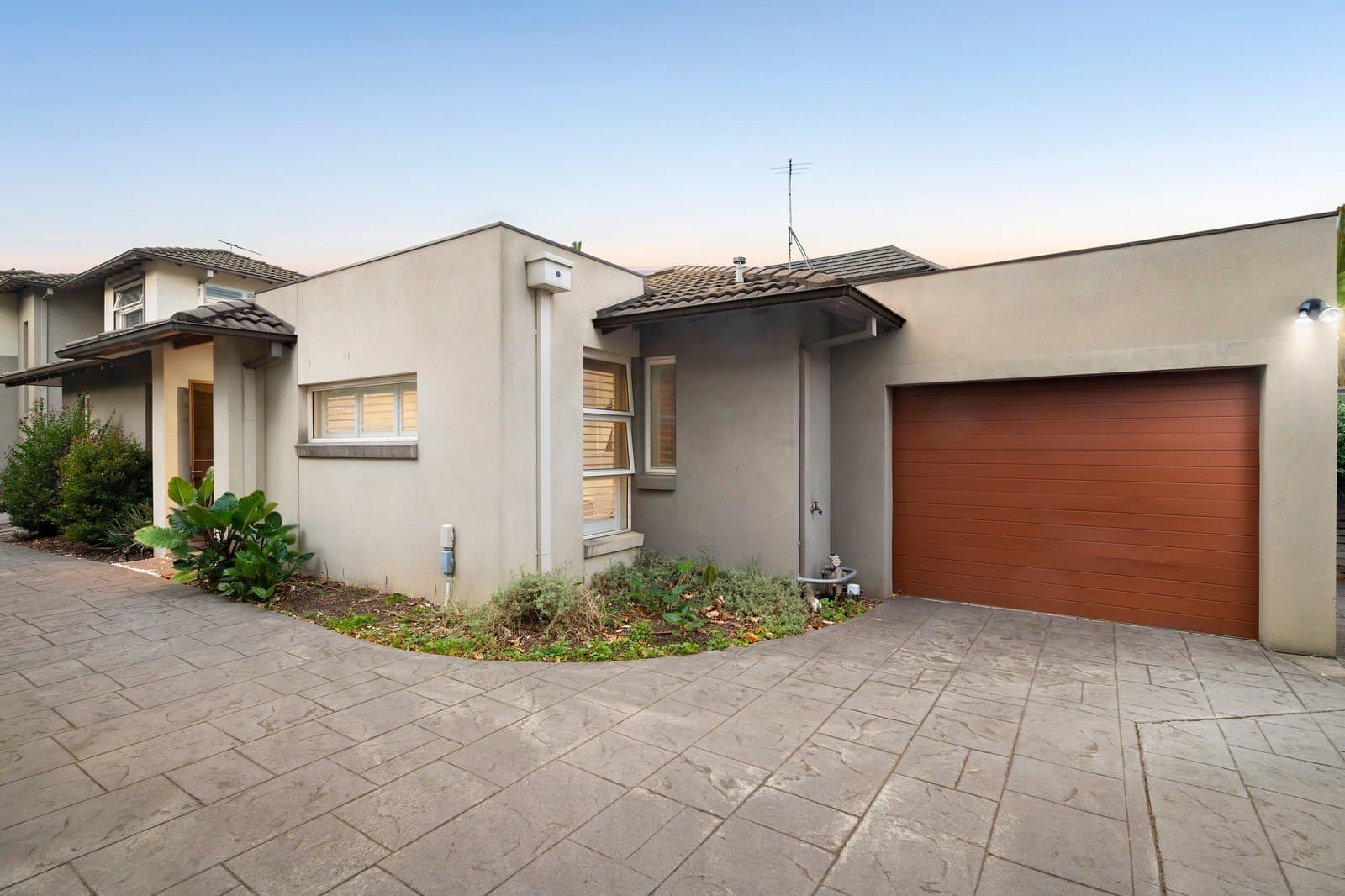2/10 Brown Street, Brighton East - Image 1