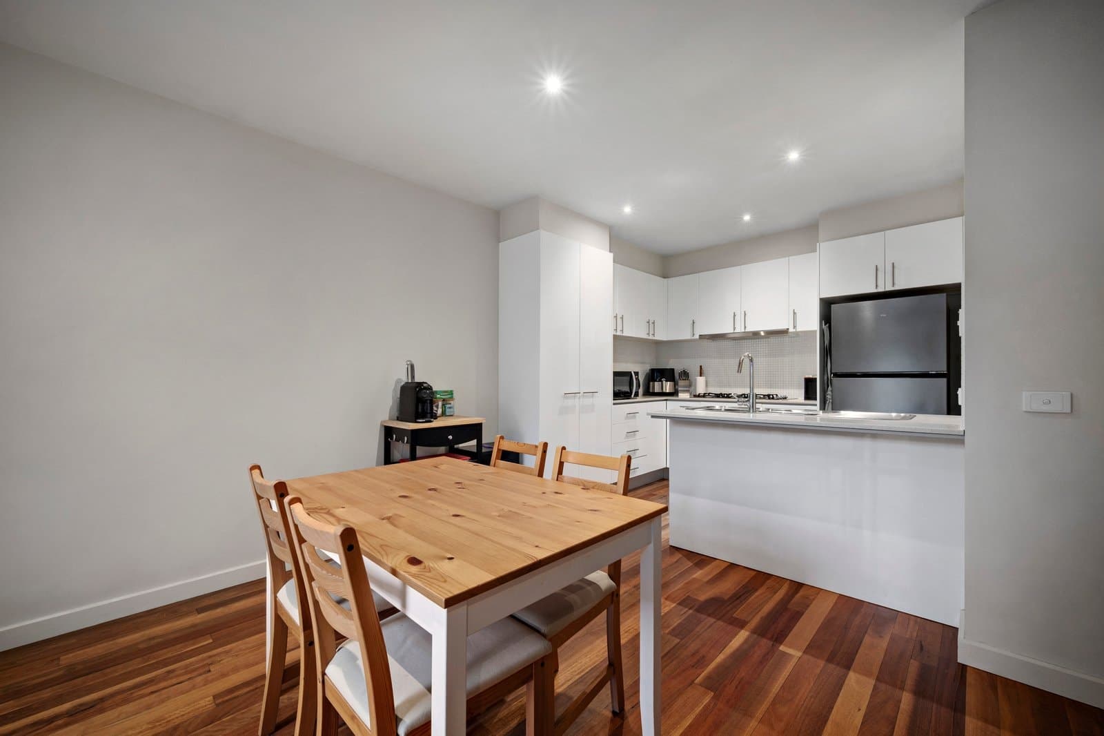 2/10 Brown Street, Brighton East - Thumbnail 3