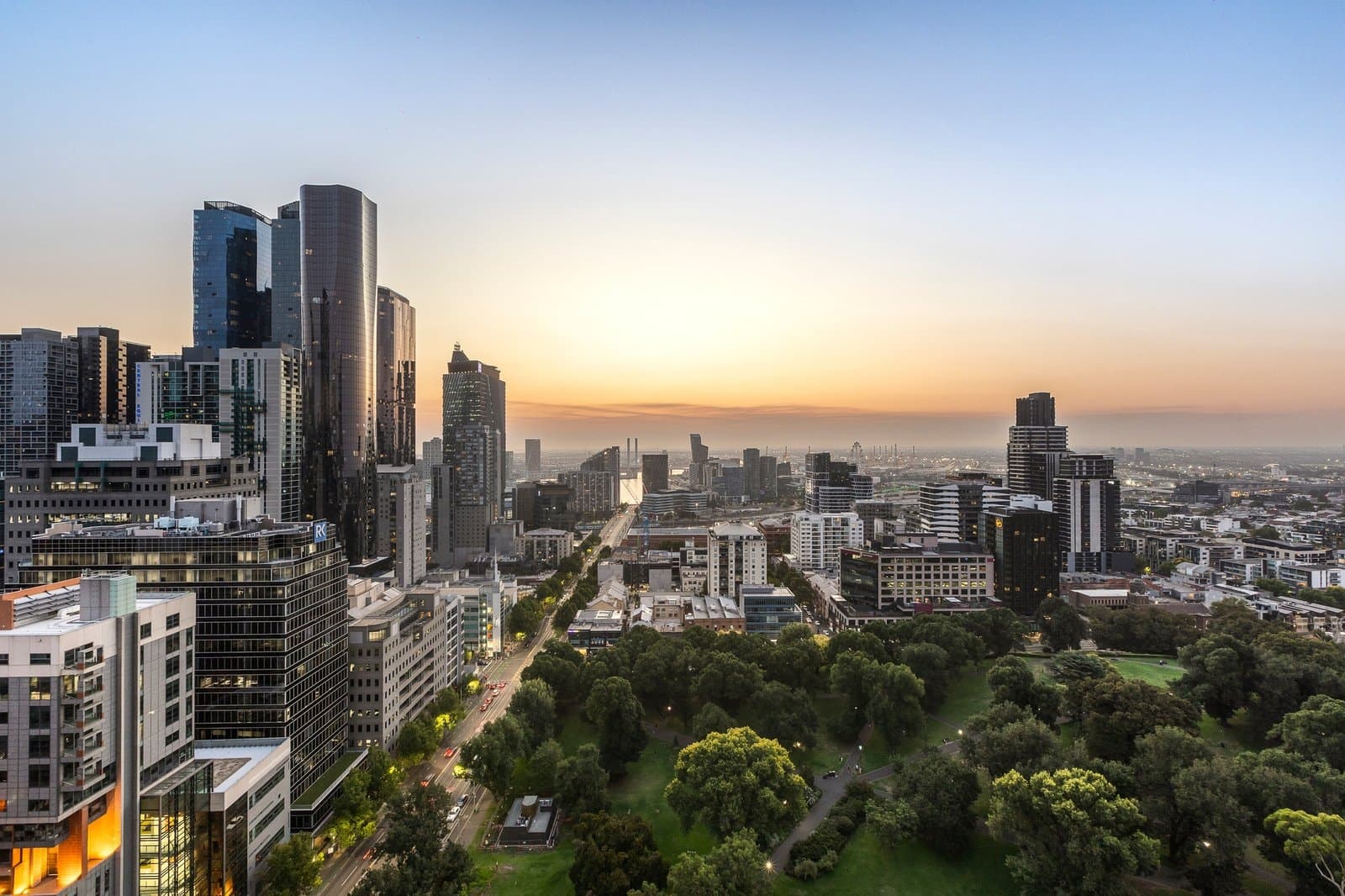 2513/350 William Street, Melbourne - Thumbnail 8