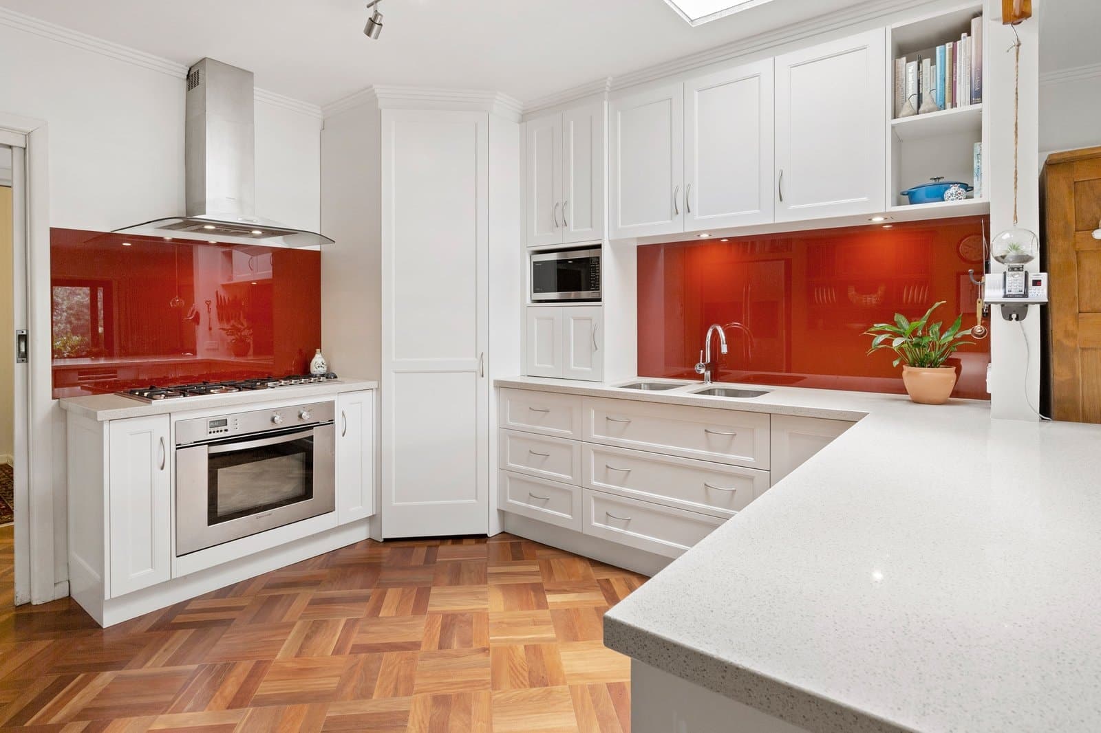 19 Shelbourne Court, Mornington - Thumbnail 3
