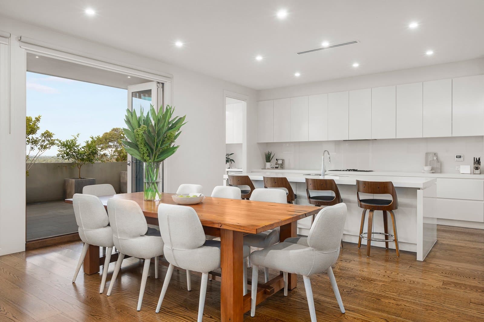 Penthouse 1174 Malvern Road, Malvern - Thumbnail 3