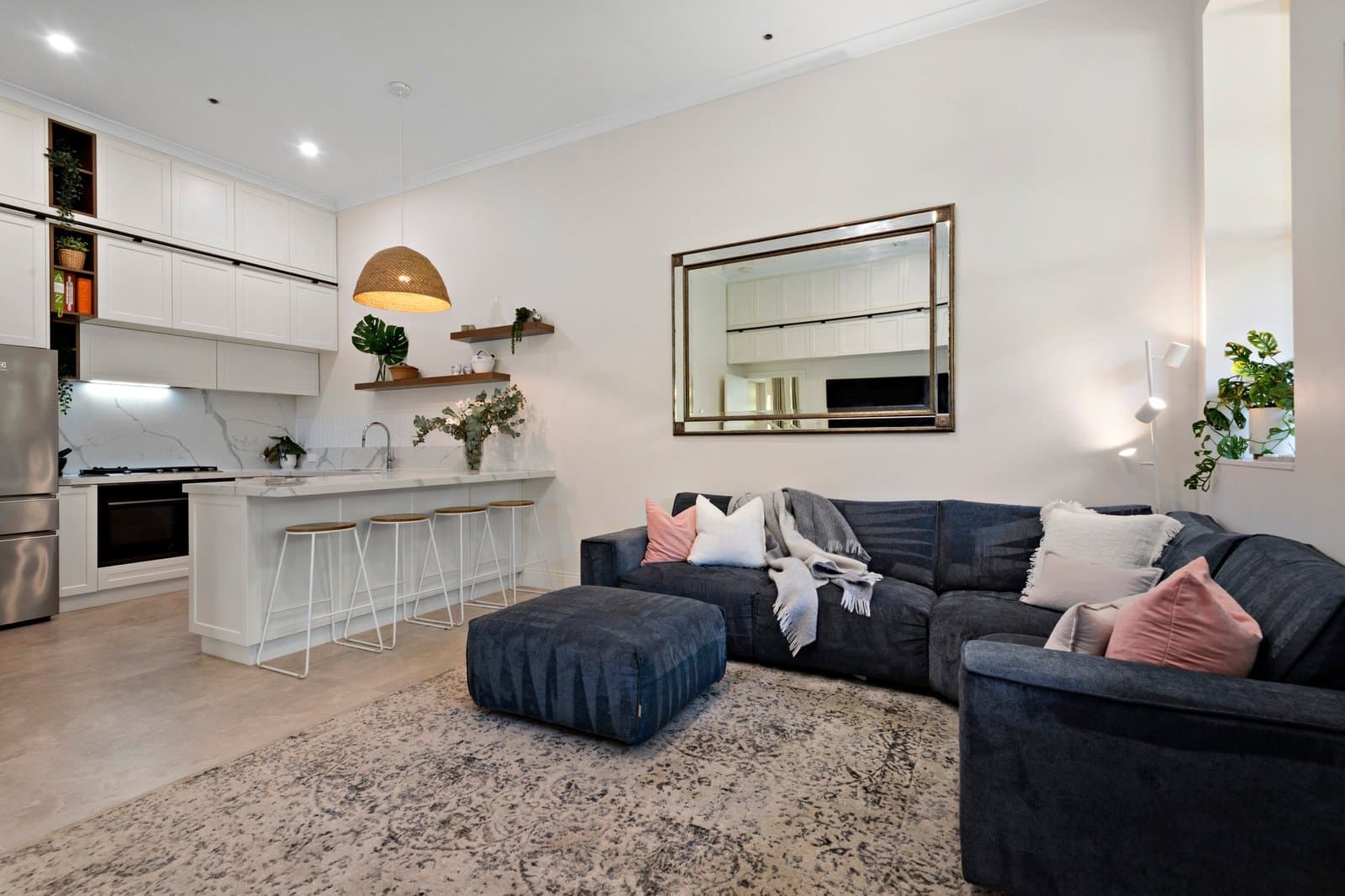 81 Wiltshire Drive, Kew - Thumbnail 2