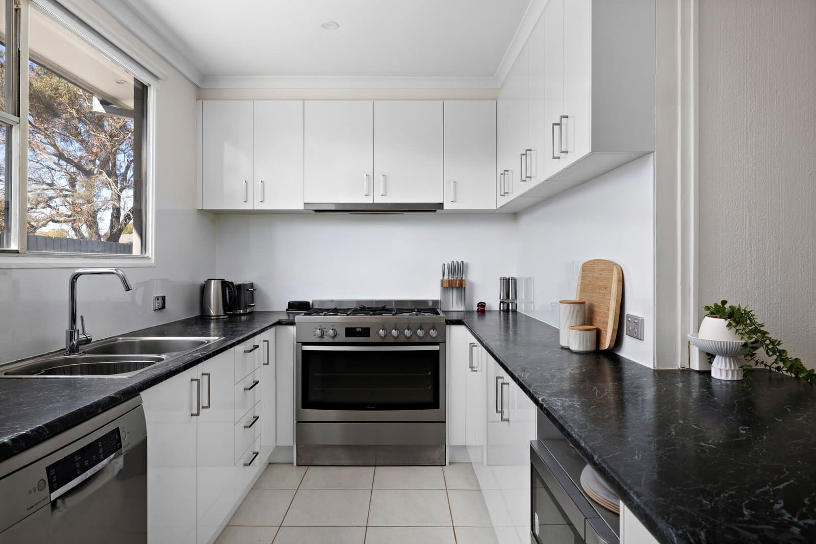 6 Corella Court, Mornington - Thumbnail 3