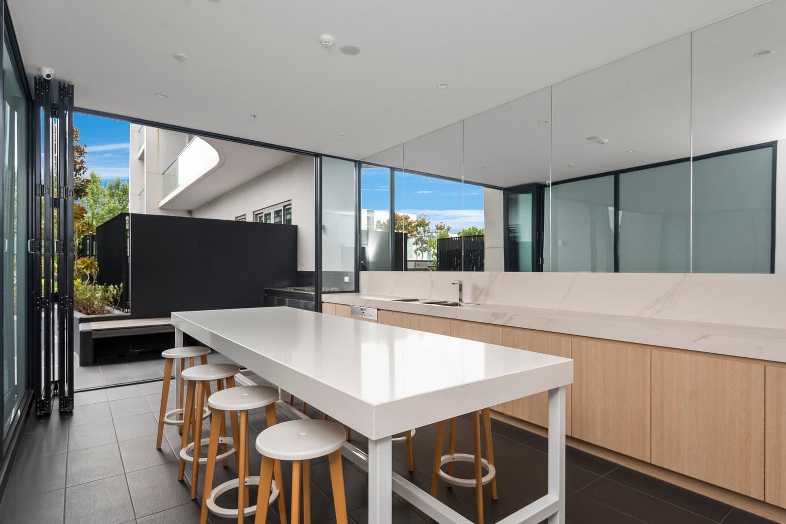 214/1 Grosvenor Street, Doncaster - Thumbnail 2