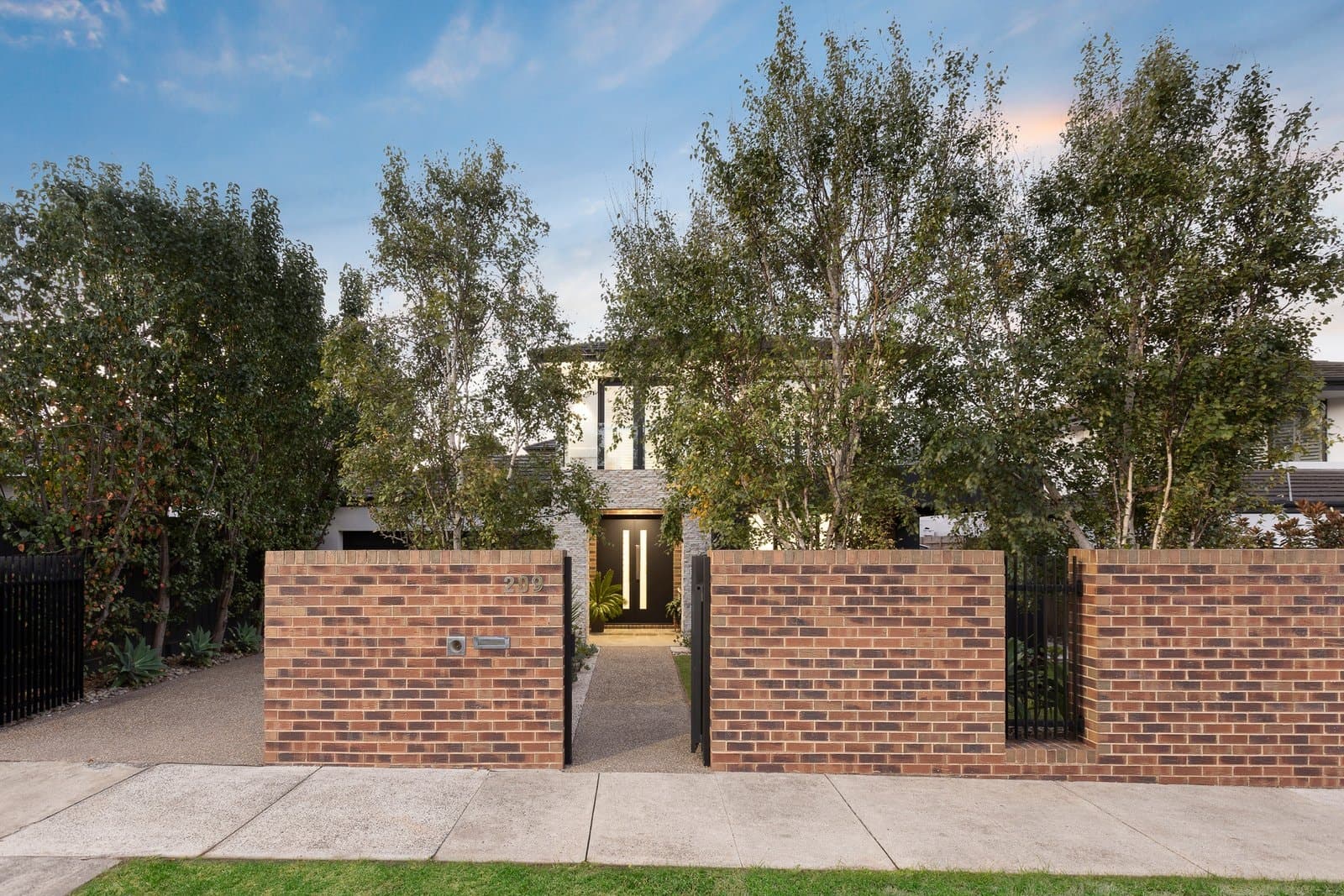 209 Dendy Street, Brighton East - Thumbnail 2