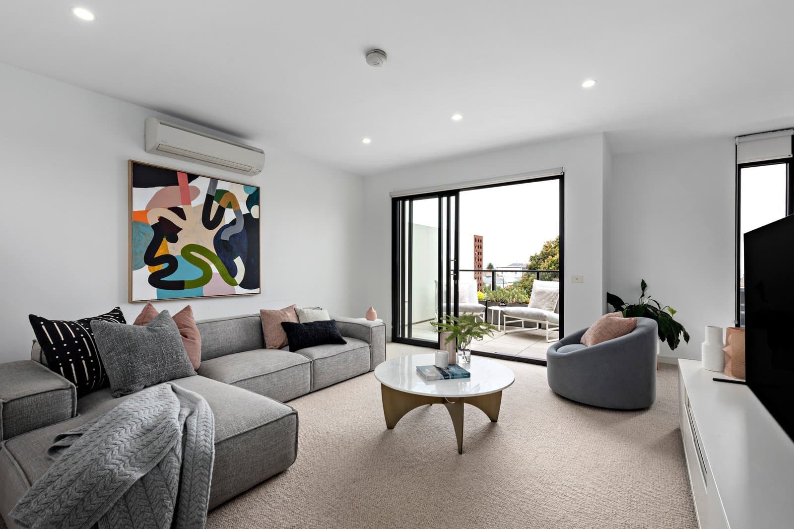 33 Danks Street, Albert Park - Thumbnail 2