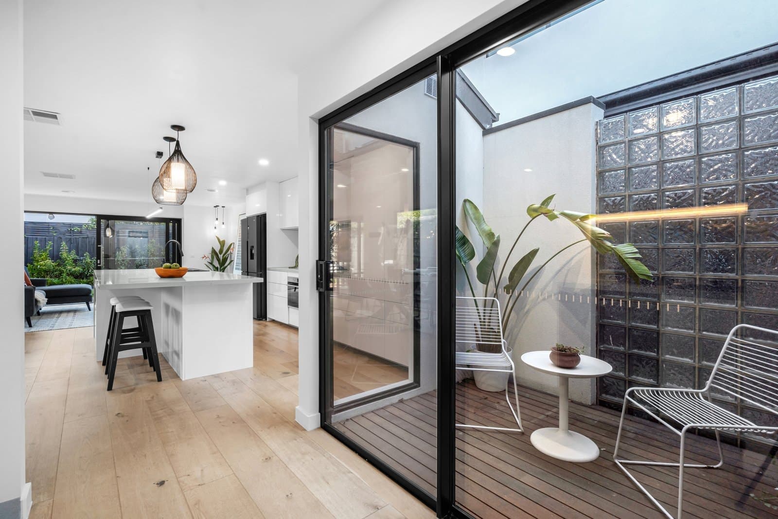 2/8 Access Road, Mont Albert North - Thumbnail 3