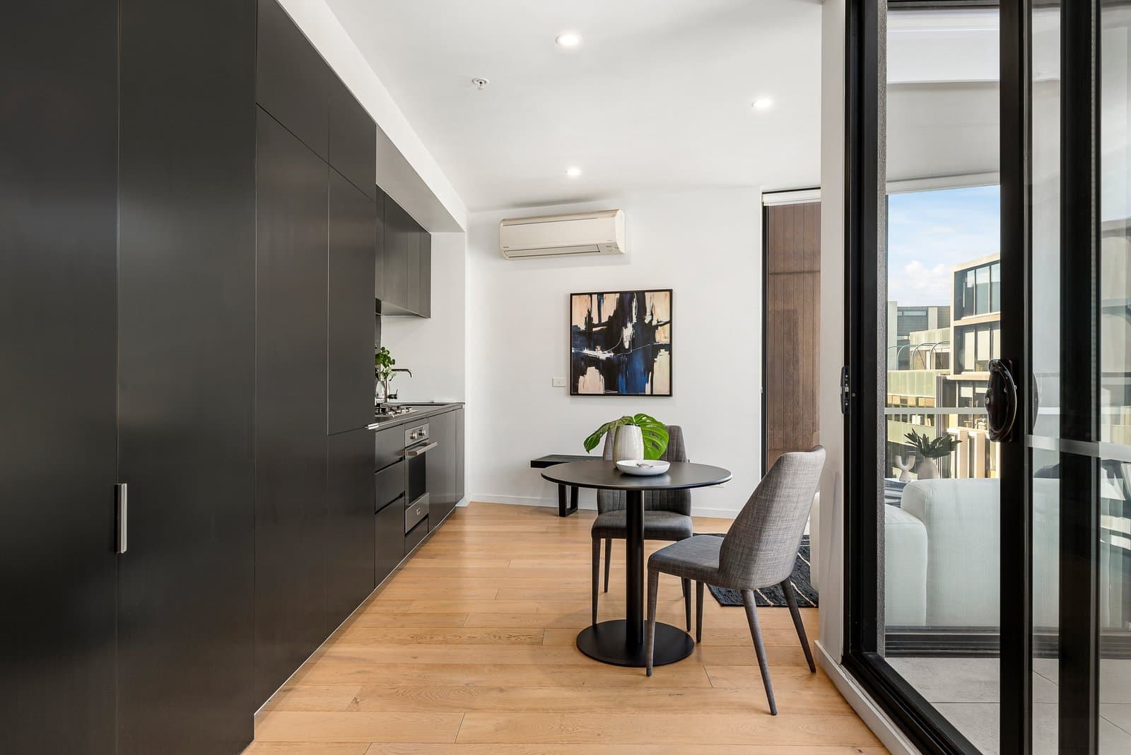 305/17 Lynch Street, Hawthorn - Thumbnail 4