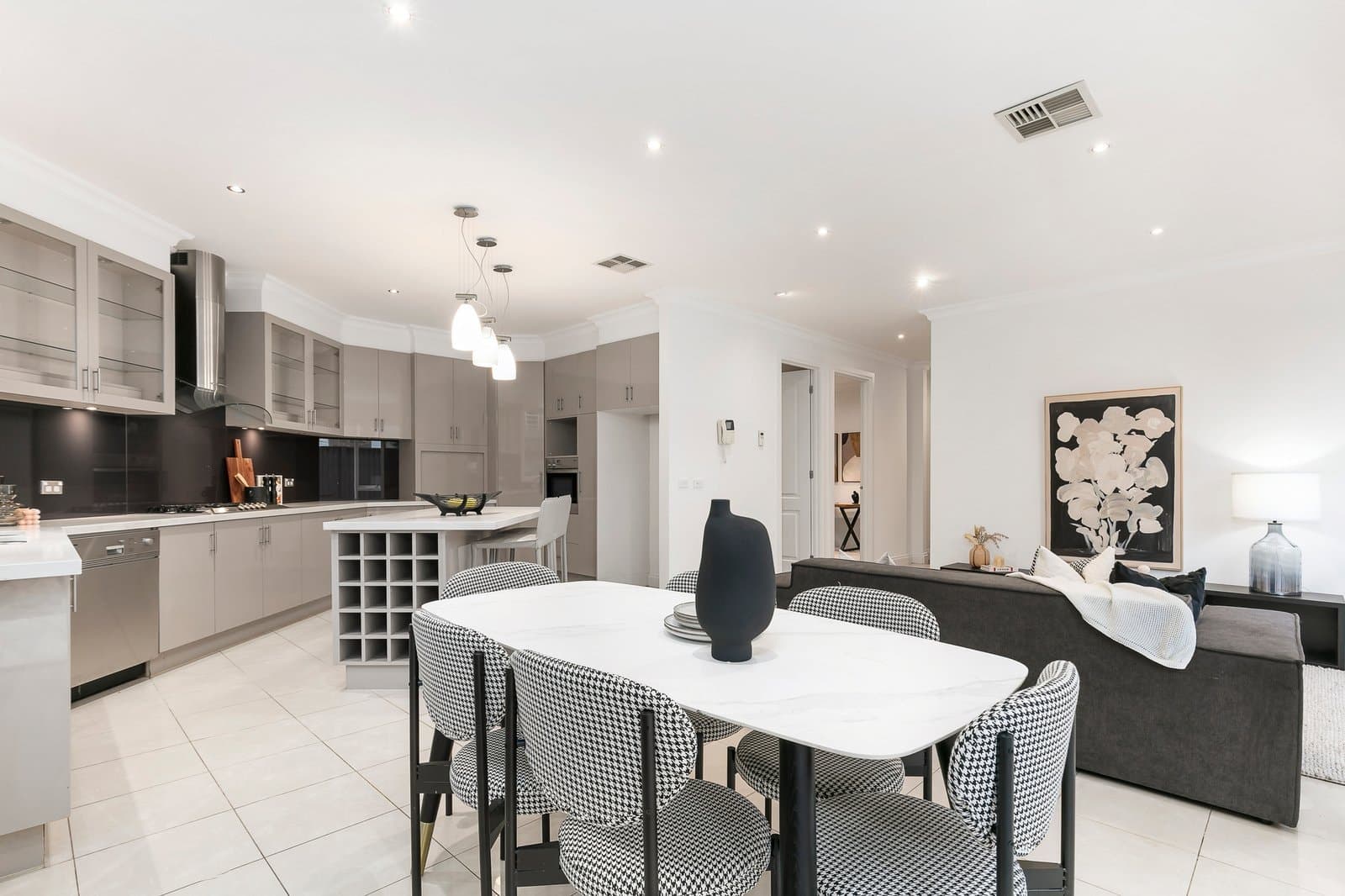 41 Halstead Street, Caulfield North - Thumbnail 8