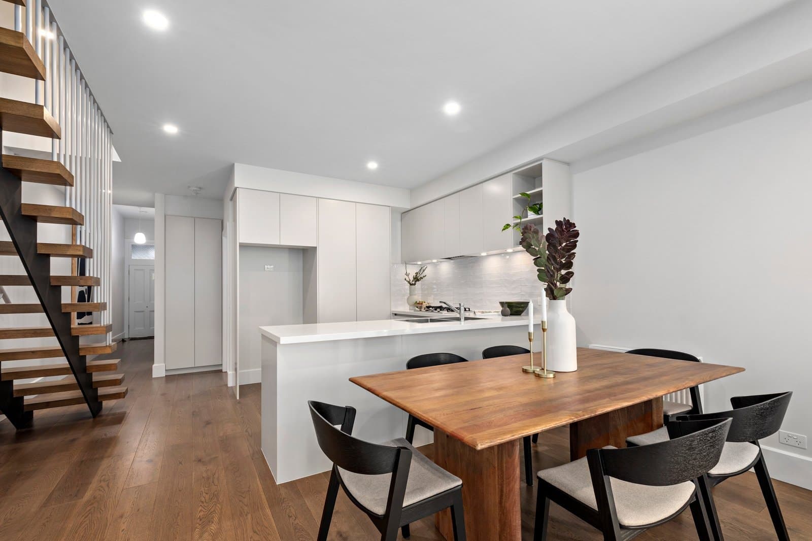 53 Bridge Street, Port Melbourne - Thumbnail 2