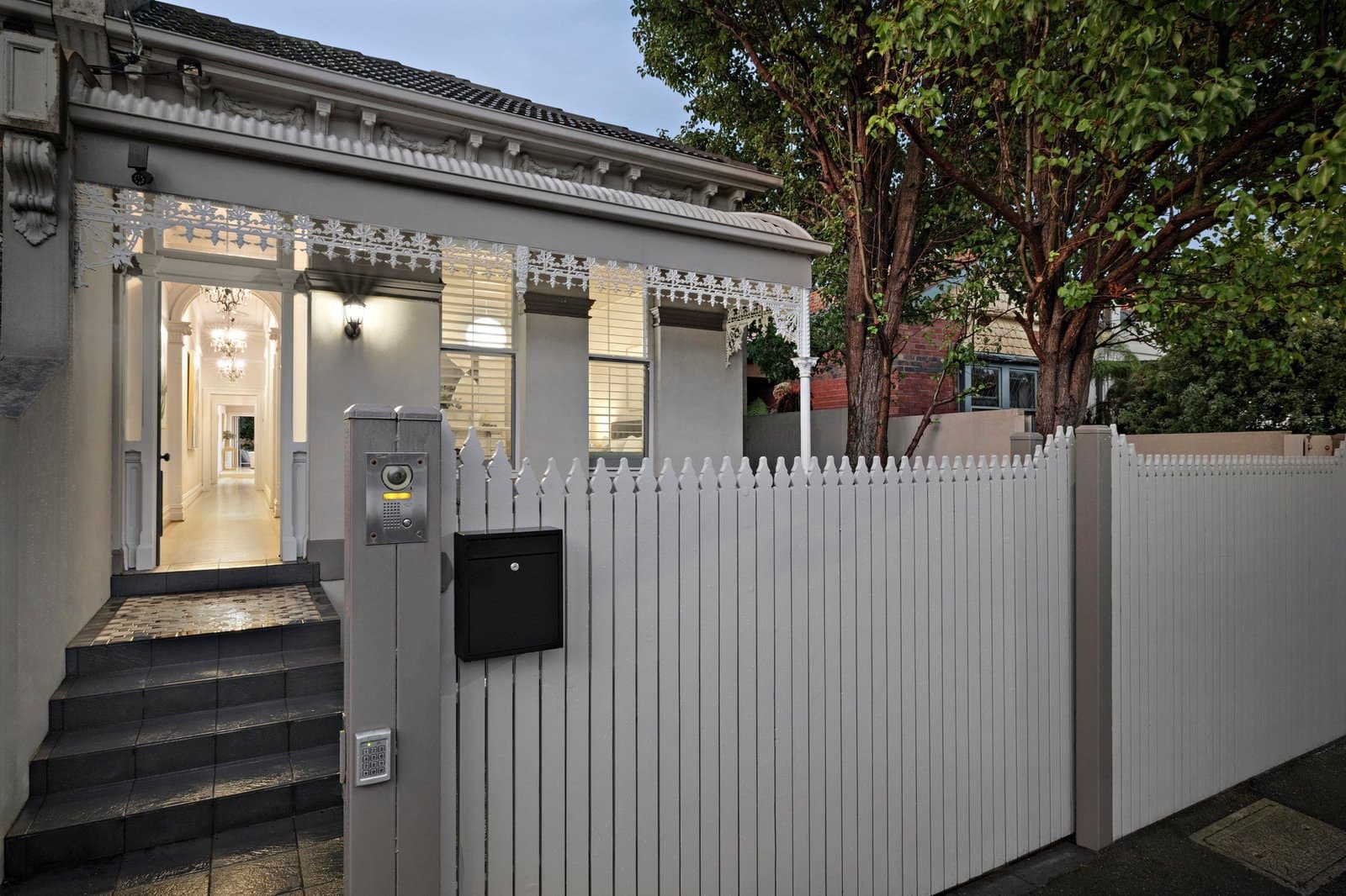 9 Barry Street, South Yarra - Thumbnail 2