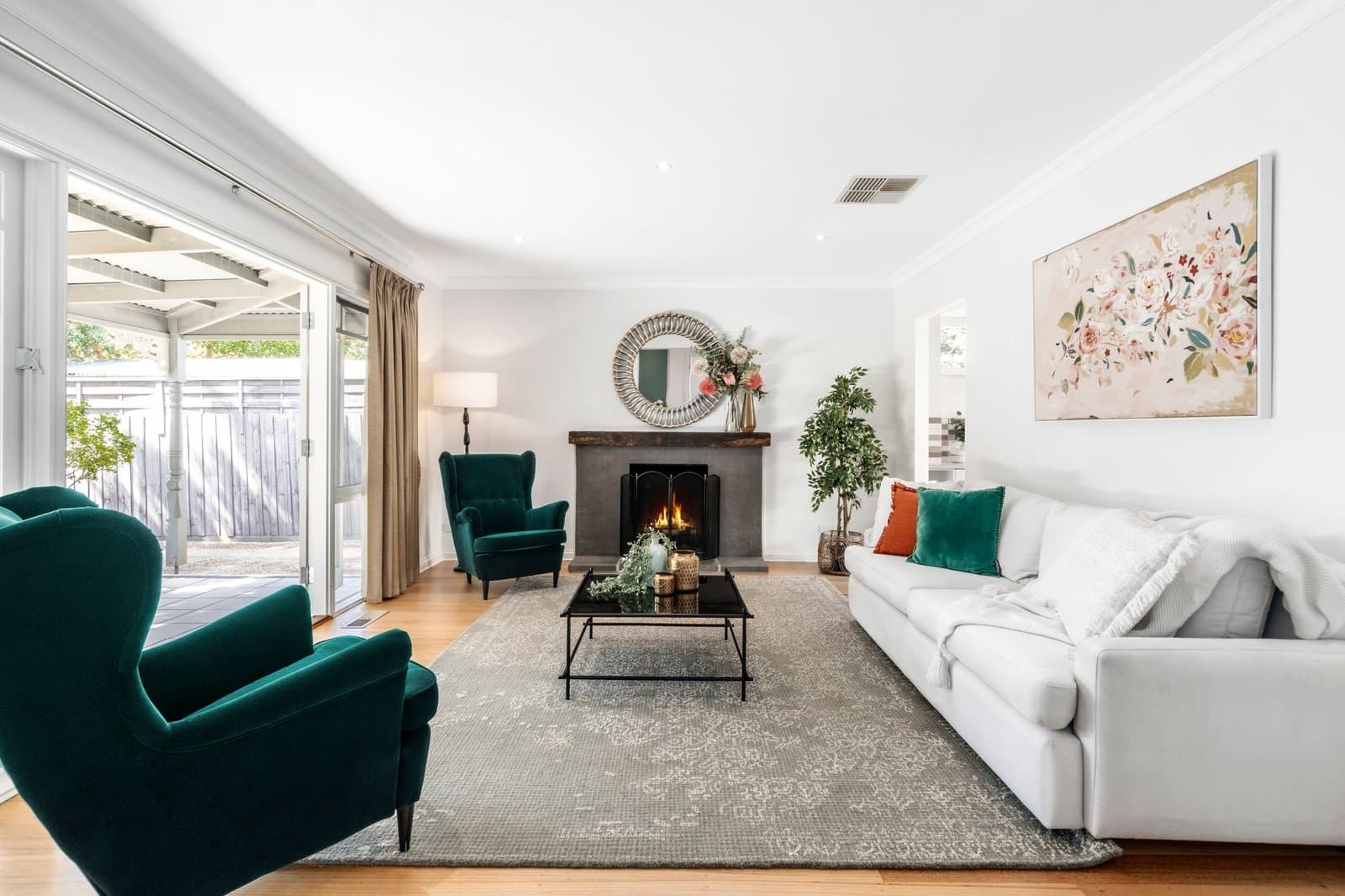 44 Swan Street, Blackburn South - Thumbnail 2