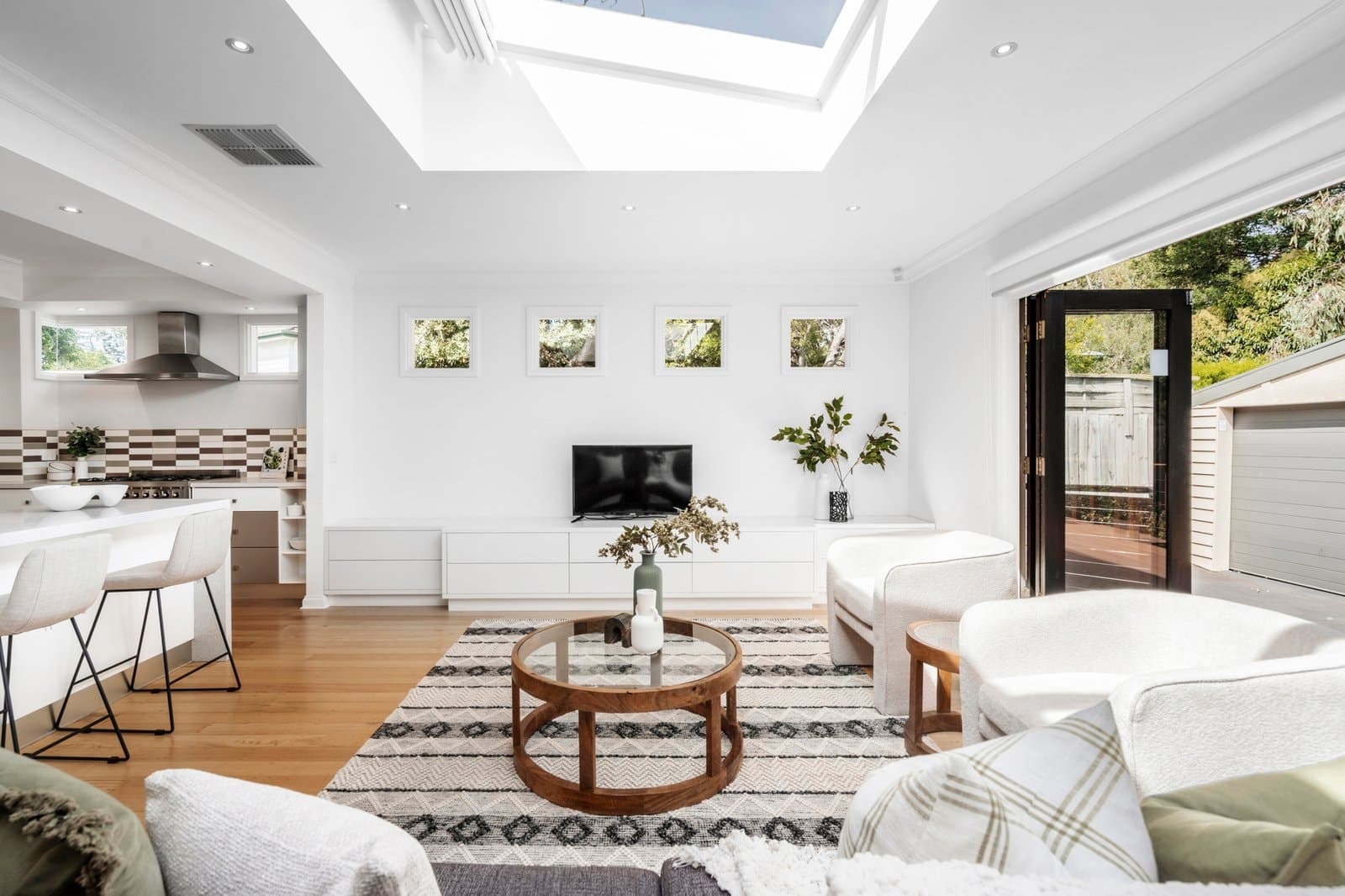 44 Swan Street, Blackburn South - Thumbnail 3