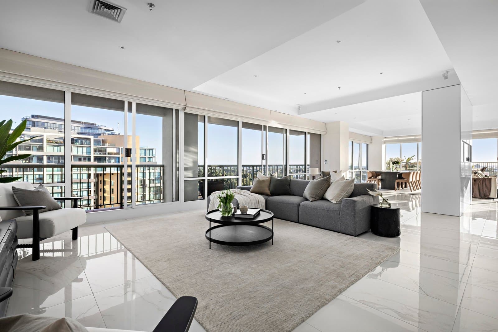 1002/15 Queens Road, Melbourne - Thumbnail 4