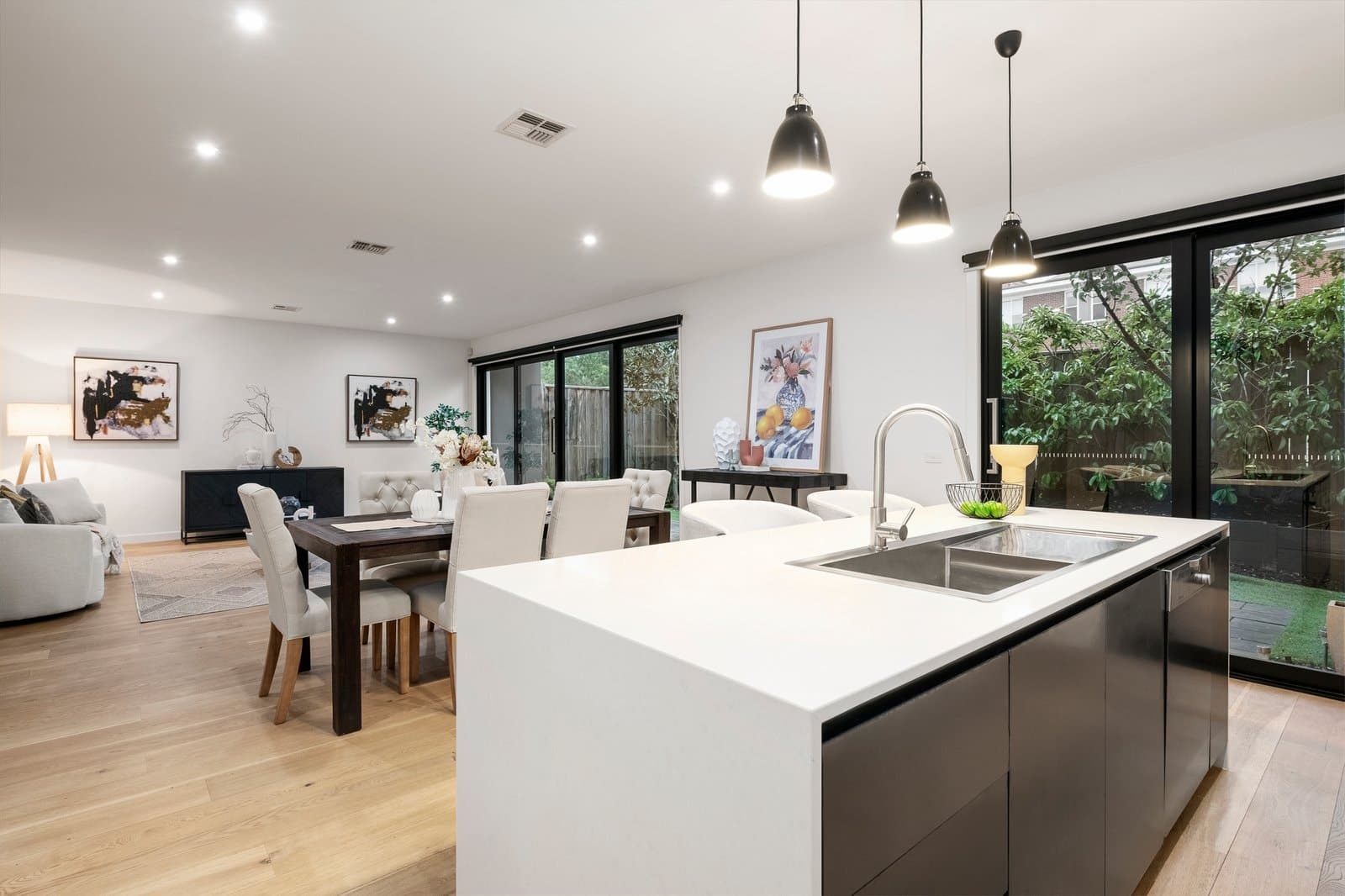 6 Ellsworth Crescent, Camberwell - Image 1
