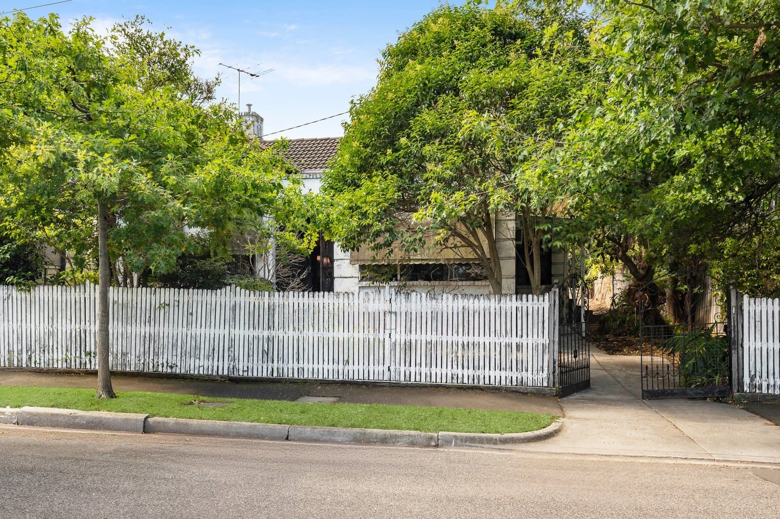 1 Linda Crescent, Hawthorn - Thumbnail 3
