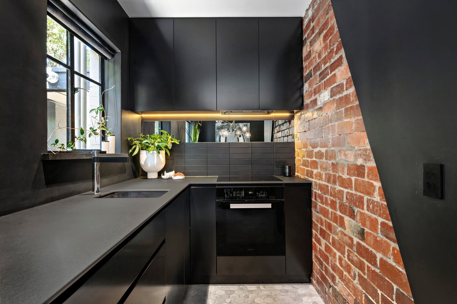 3/143 Canterbury Road, Middle Park - Thumbnail 3