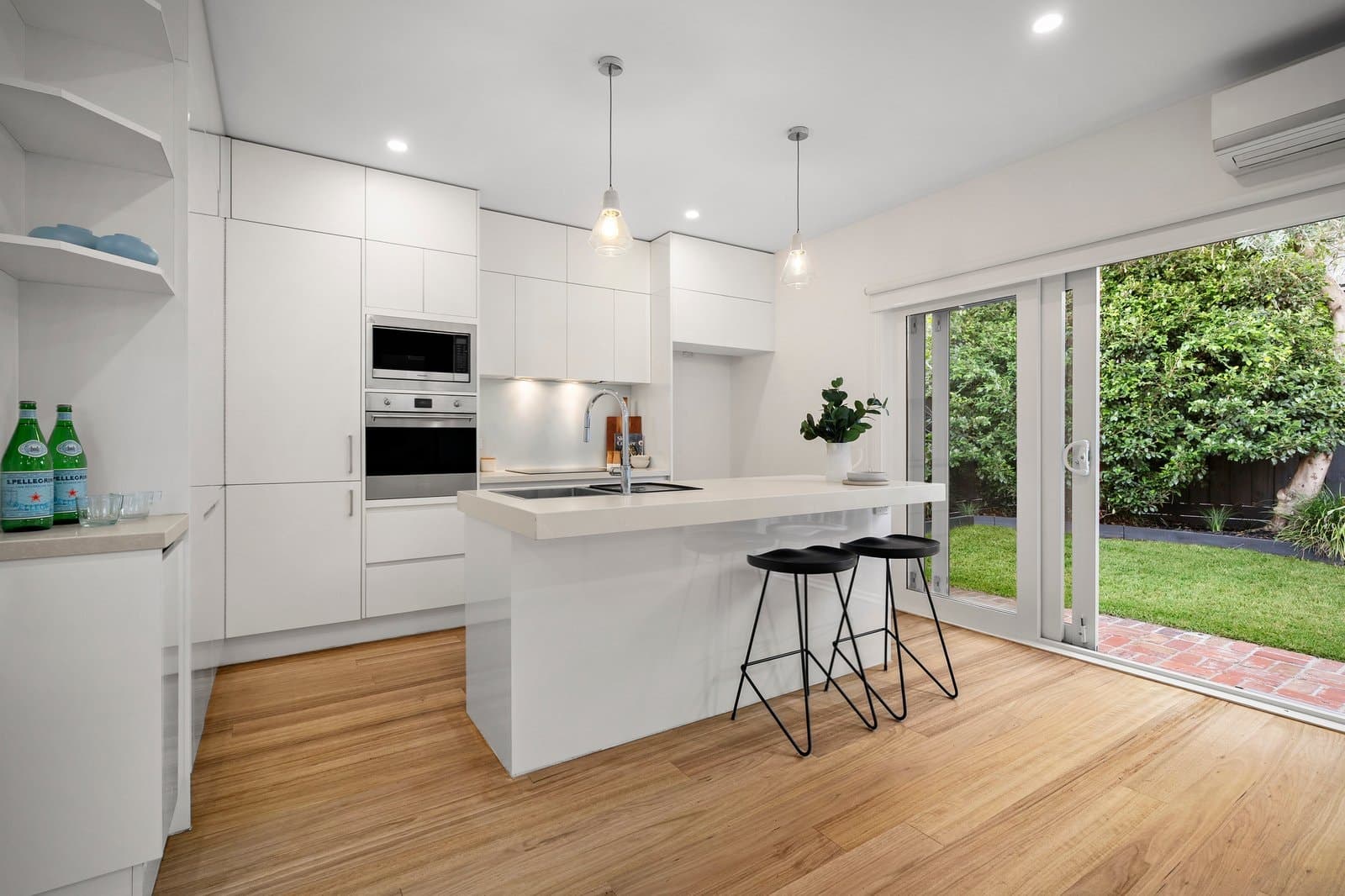 6 Clifton Grove, Hawthorn East - Thumbnail 3
