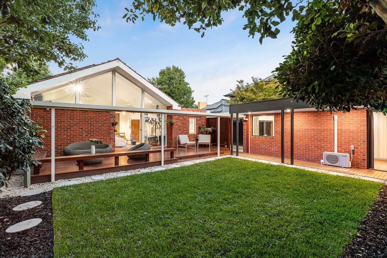 4 Oliver Street, Ashburton - Thumbnail 2