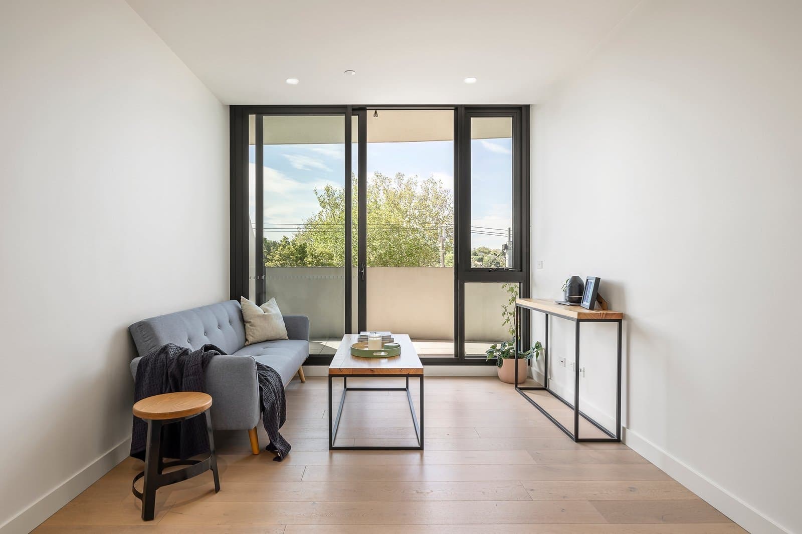 202/585 Burke Road, Camberwell - Thumbnail 2