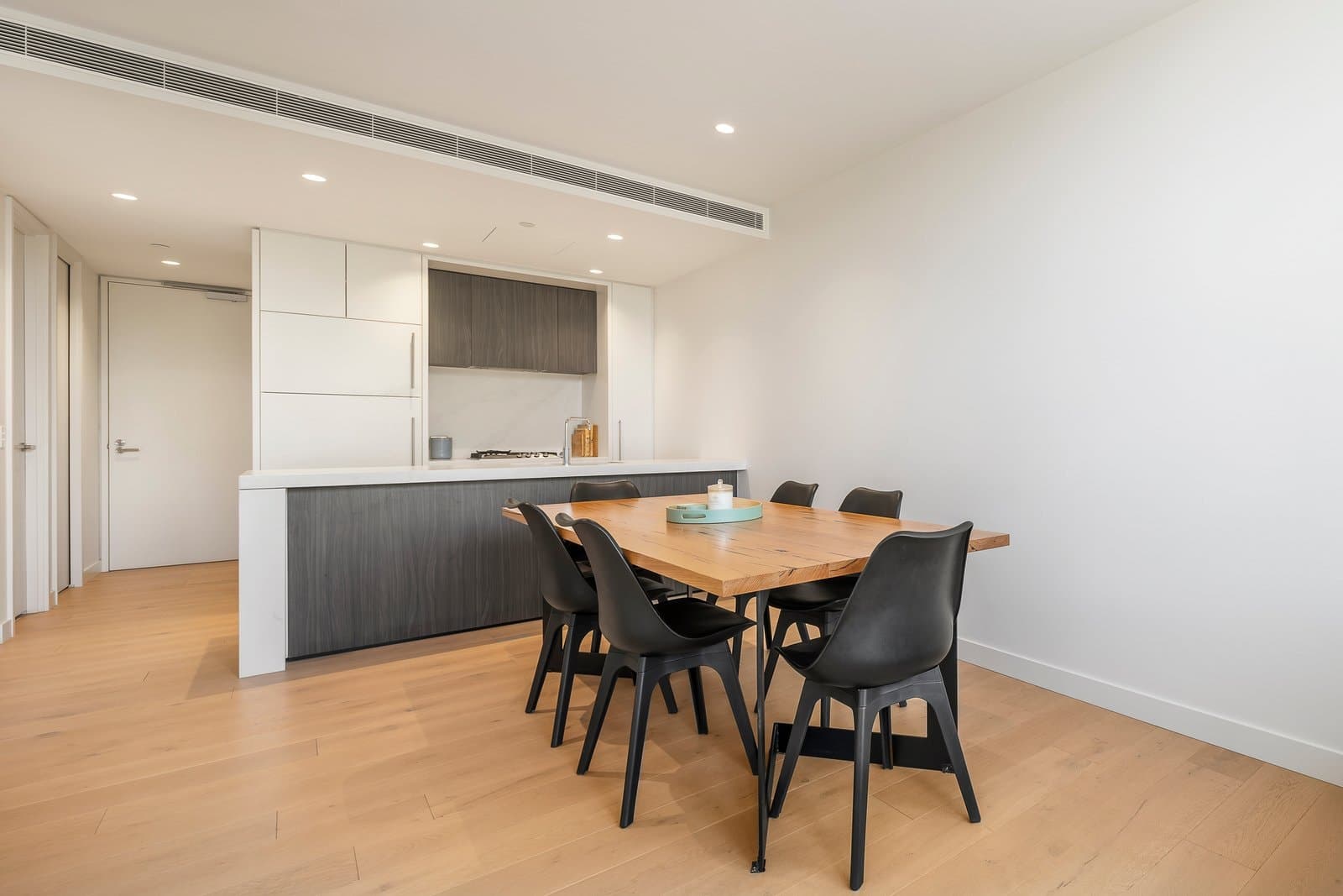 202/585 Burke Road, Camberwell - Thumbnail 3