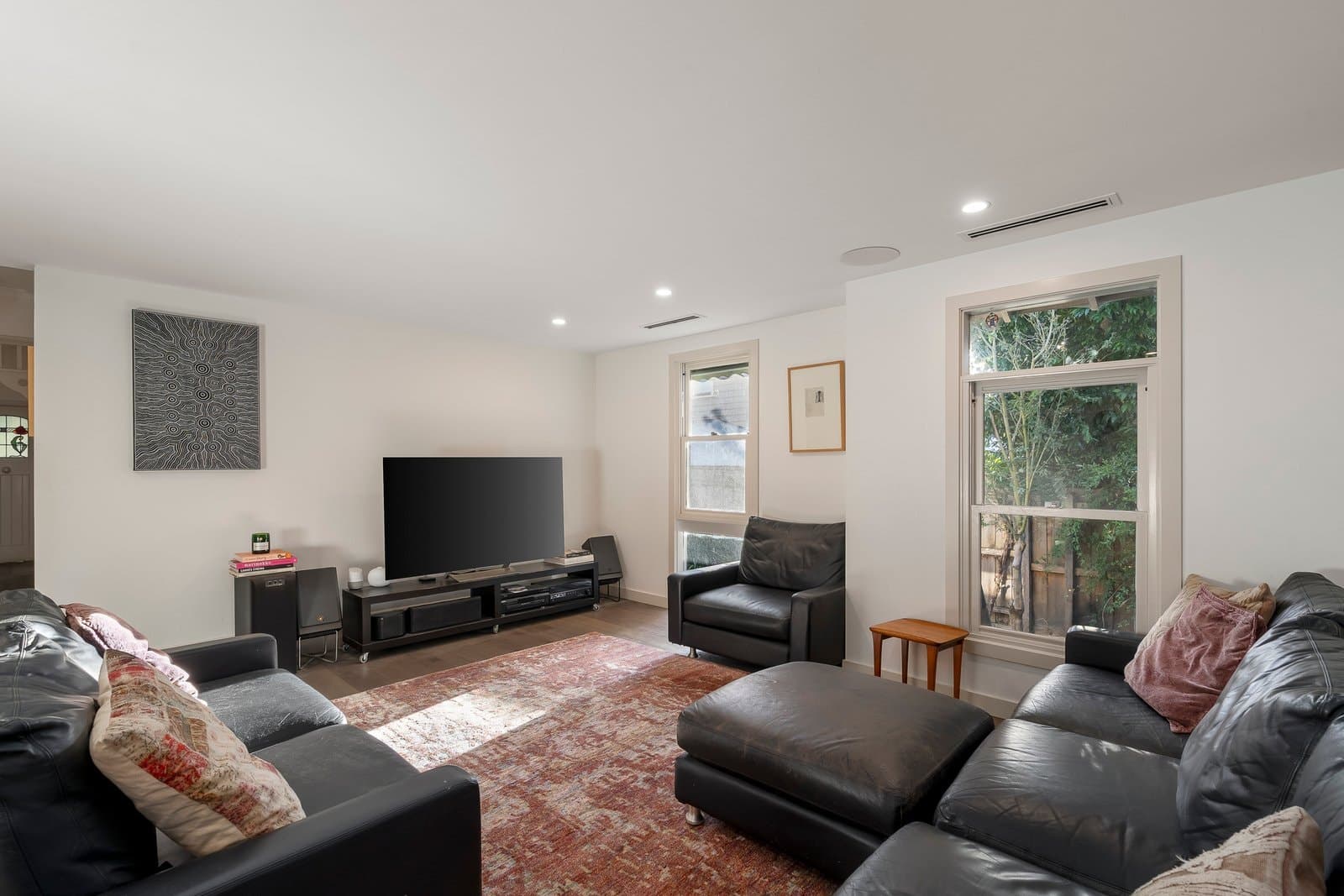 1 Allie Street, Surrey Hills - Thumbnail 3