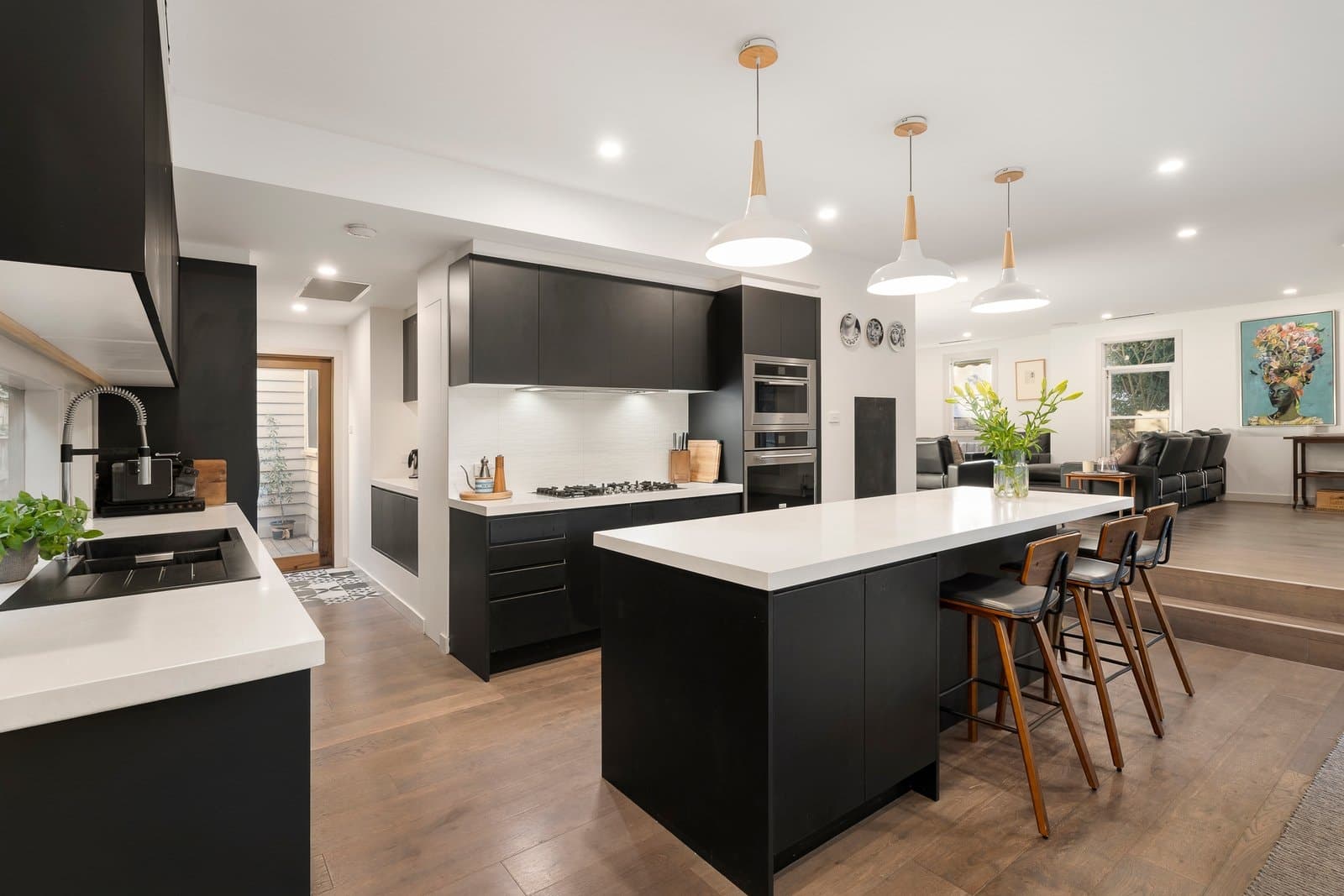 1 Allie Street, Surrey Hills - Thumbnail 4