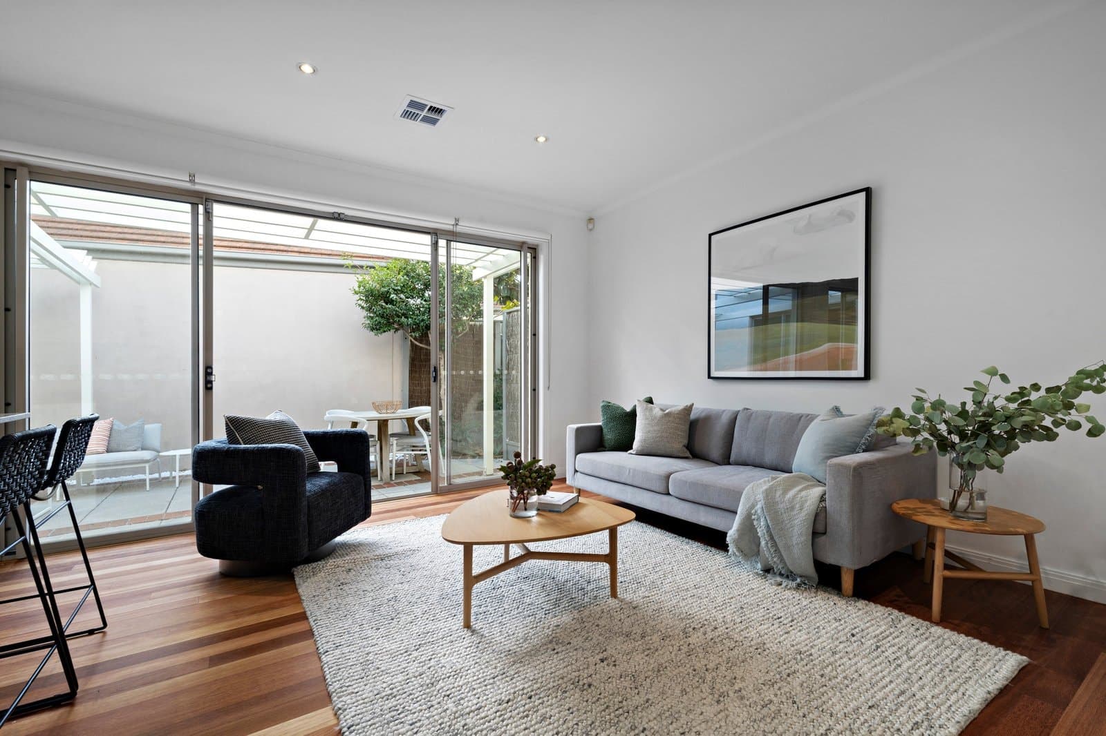 6 The Cove, Port Melbourne - Thumbnail 5