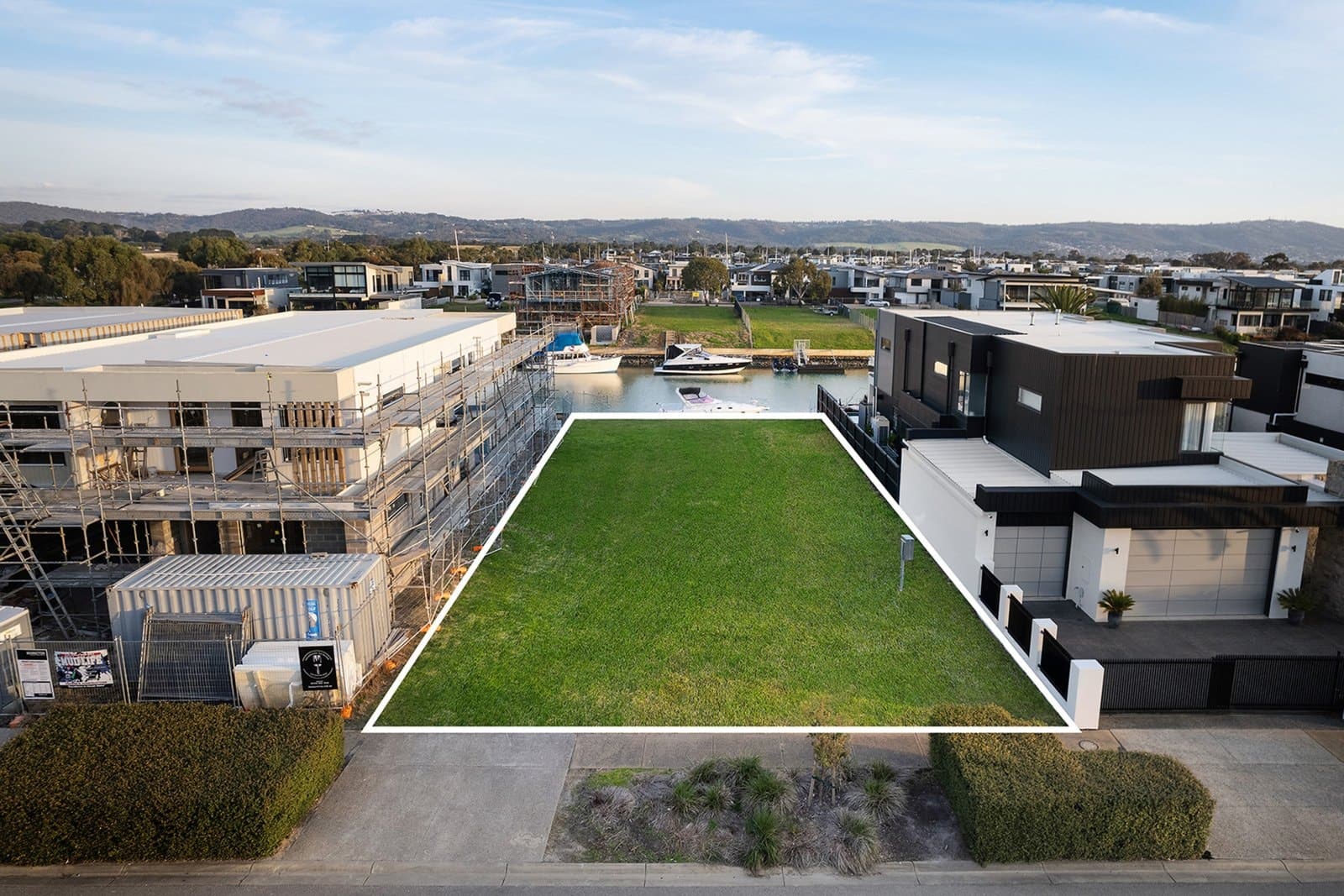 5 Brindabella Point, Safety Beach - Image 1