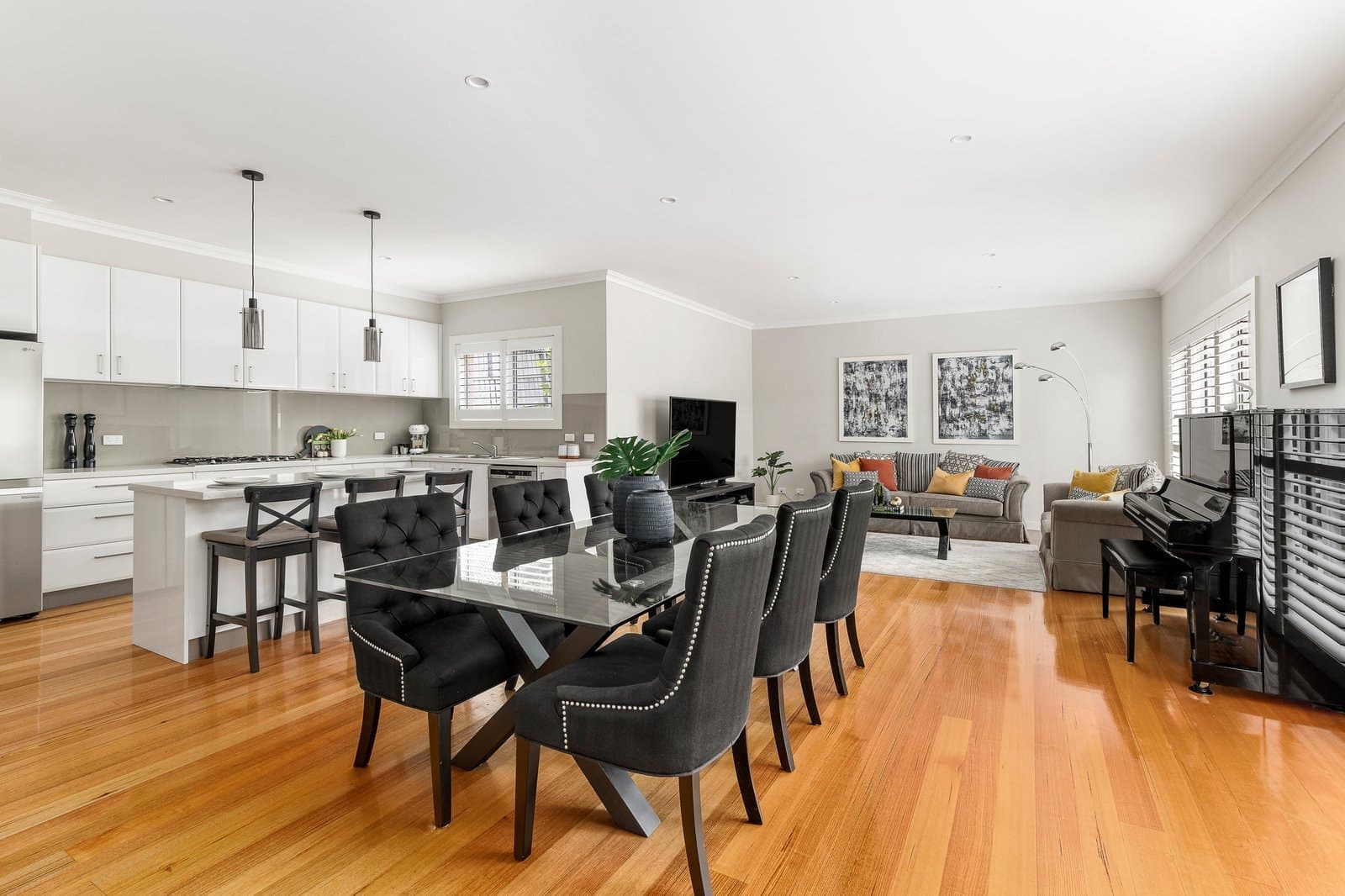 28 Waratah Avenue, Burwood - Thumbnail 3