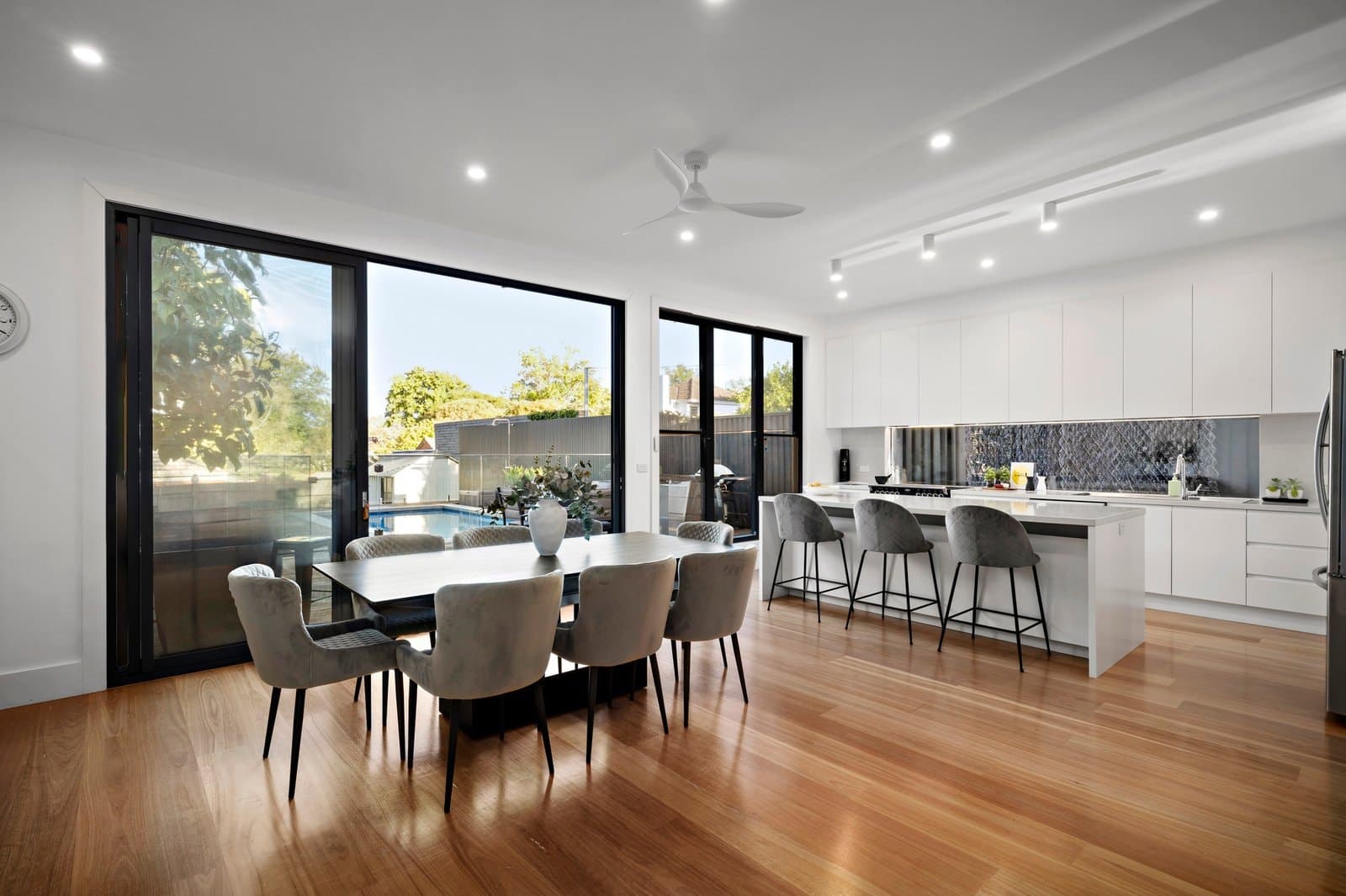 26 Salisbury Avenue, Mont Albert - Thumbnail 3
