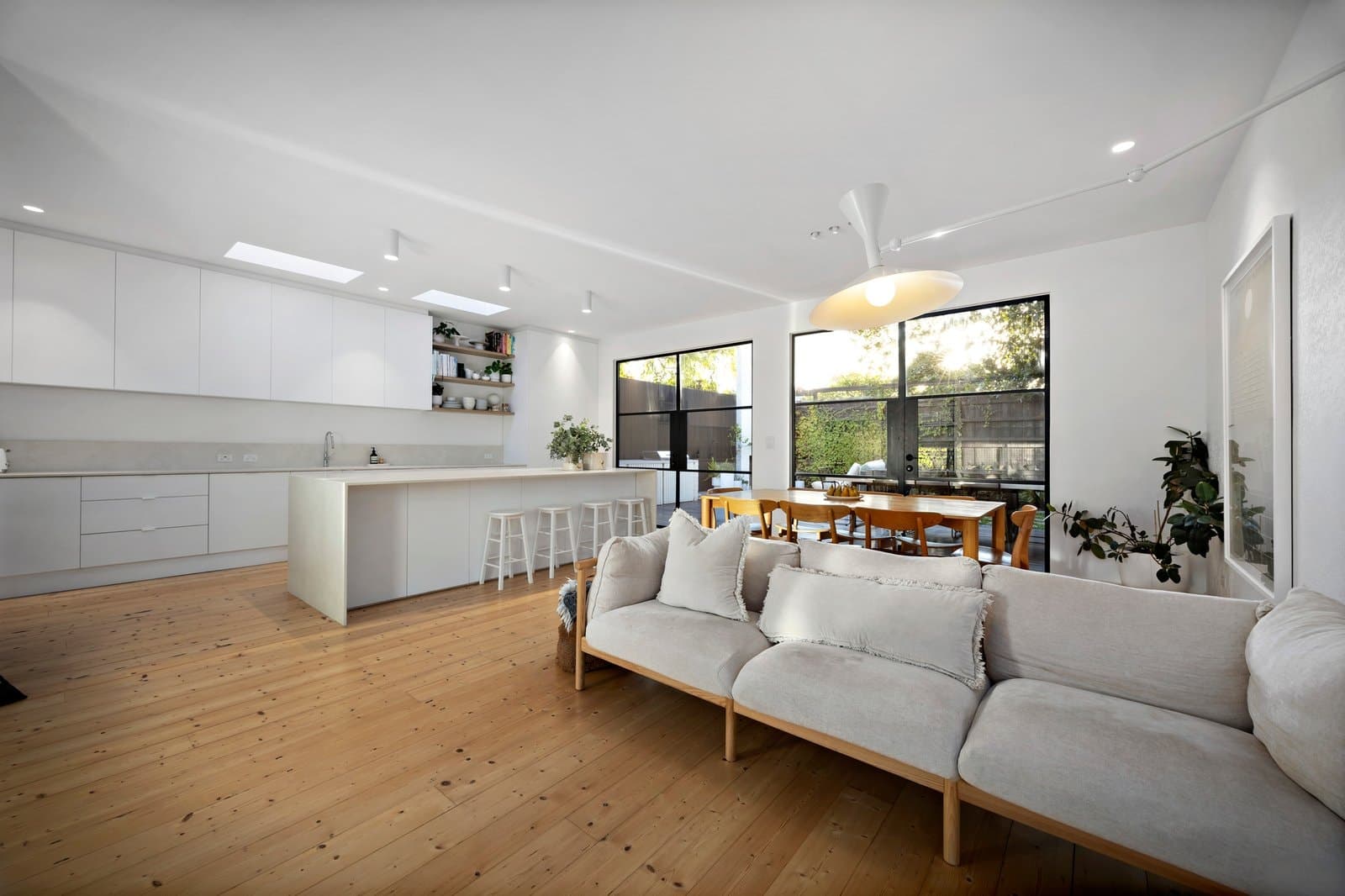 8 Acacia Street, Elsternwick - Thumbnail 3