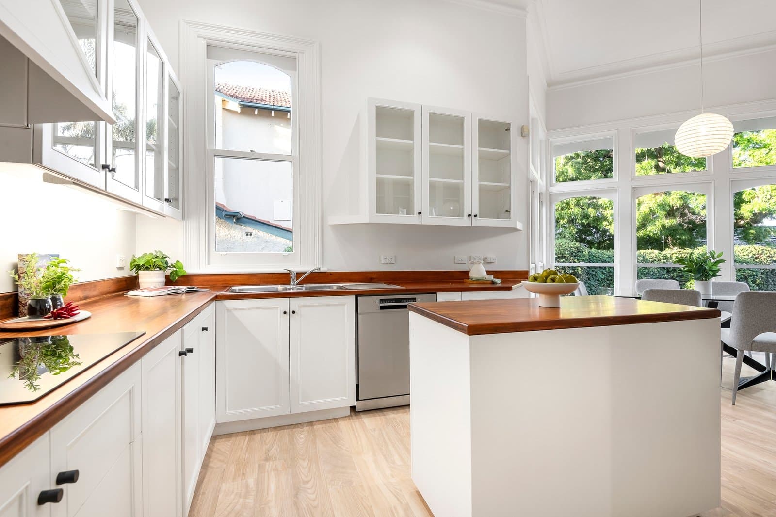 28 Uvadale Grove, Kew - Thumbnail 5