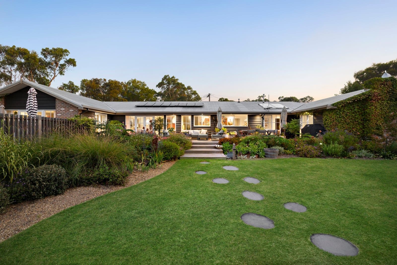 24 Beach Hill Avenue, Somers - Thumbnail 2