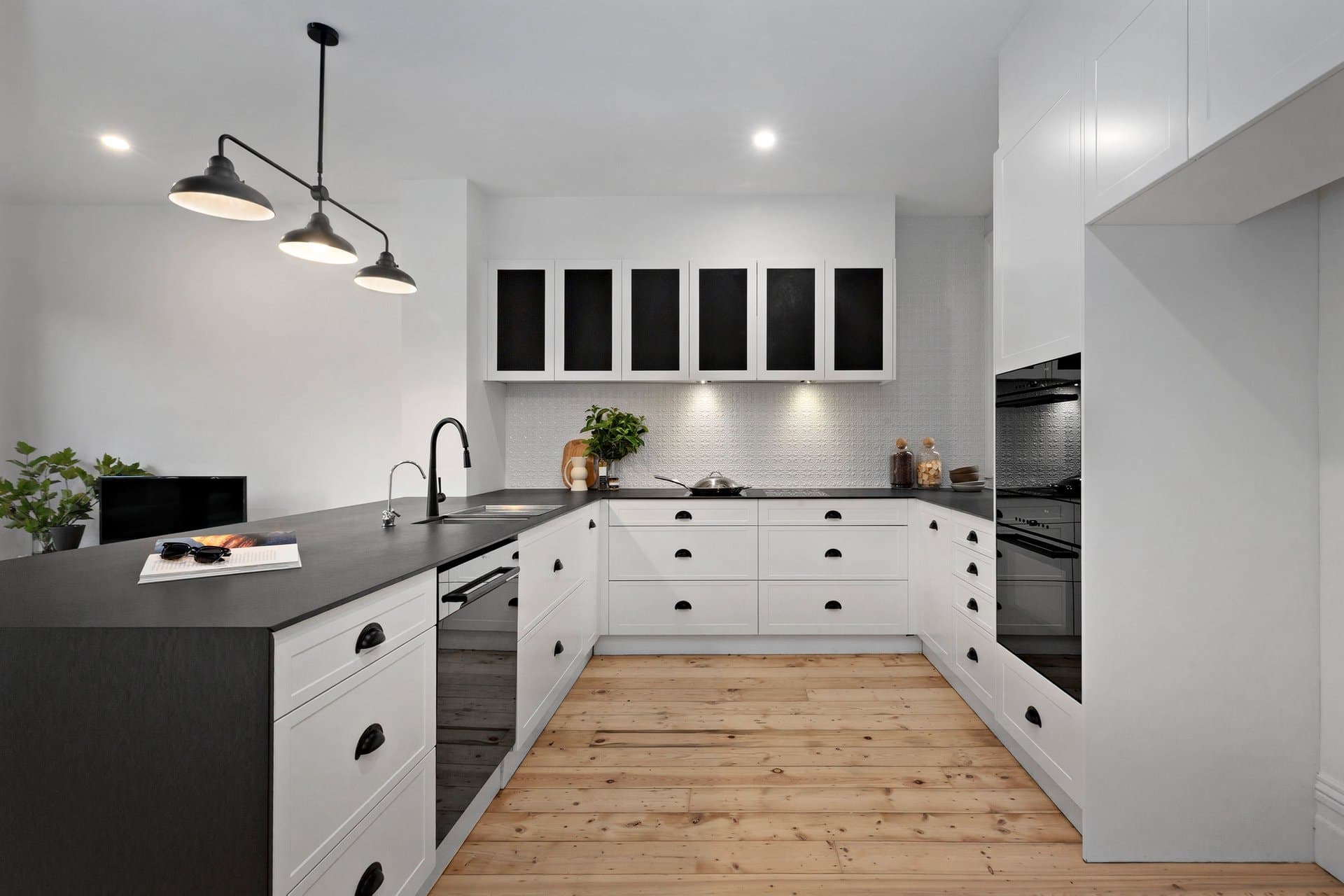46 Dinsdale Street, Albert Park - Thumbnail 3