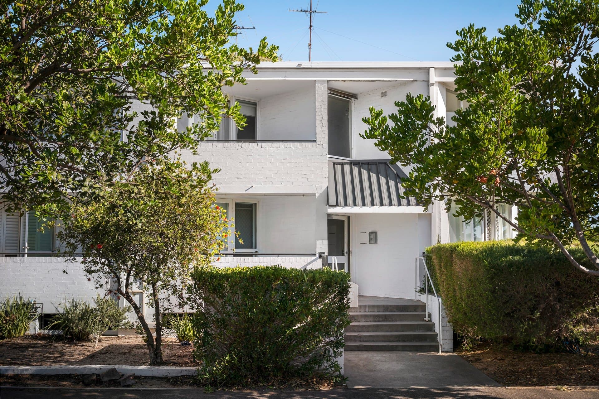 3/43-44 Marine Parade, St Kilda - Image 1