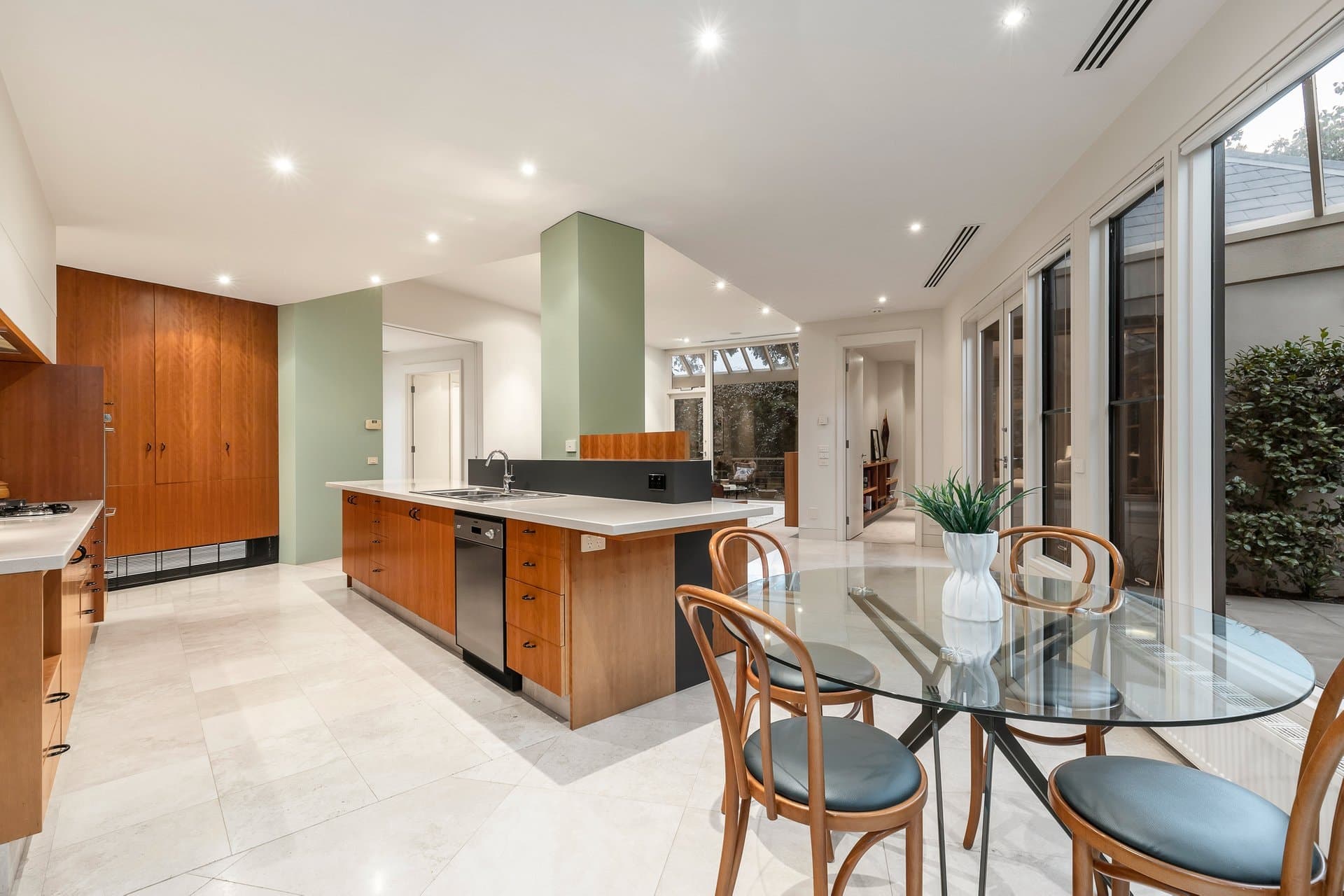 7 Grange Road, Kew - Thumbnail 4