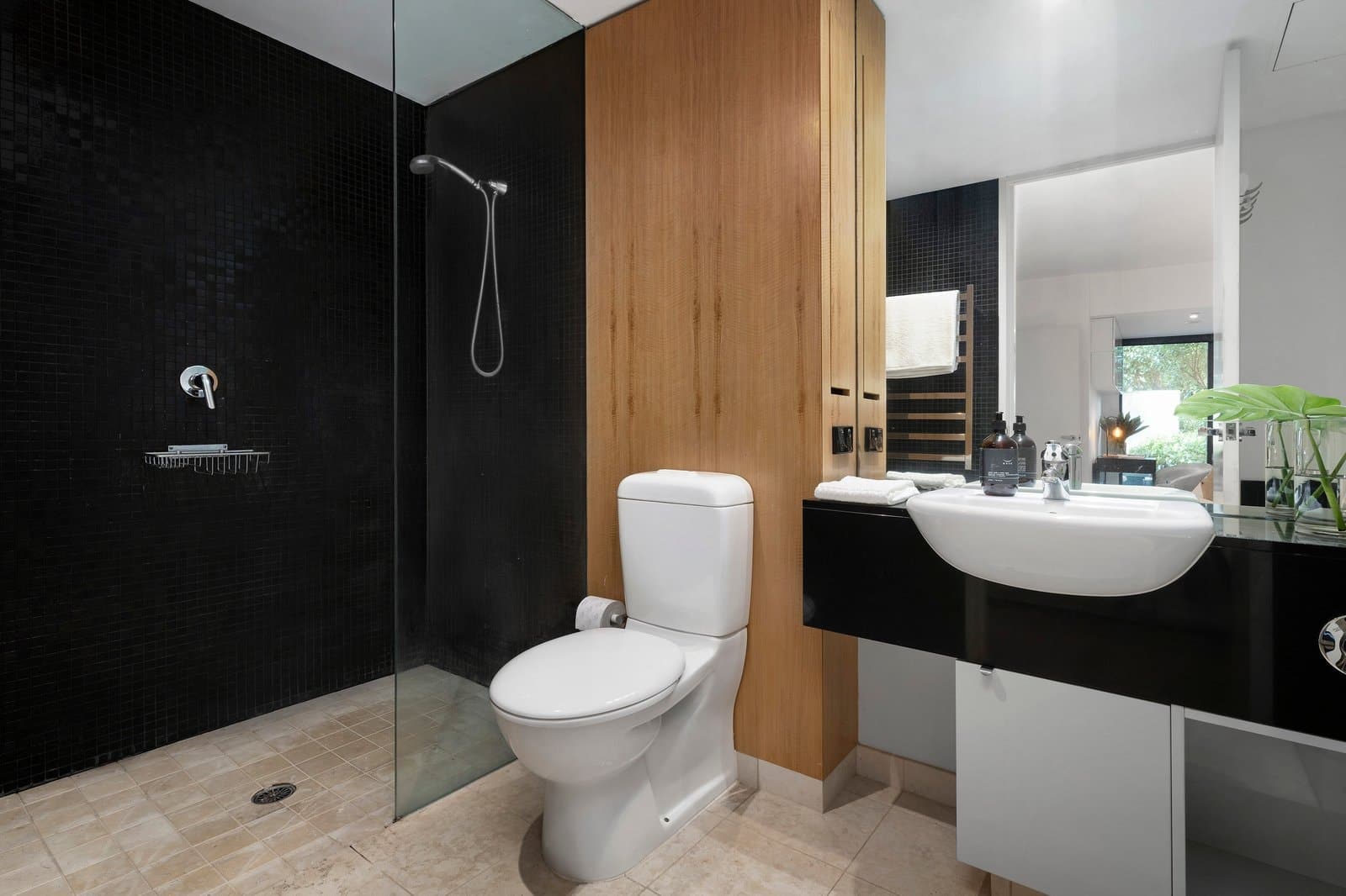 27/2 Esplanade West, Port Melbourne - Thumbnail 8