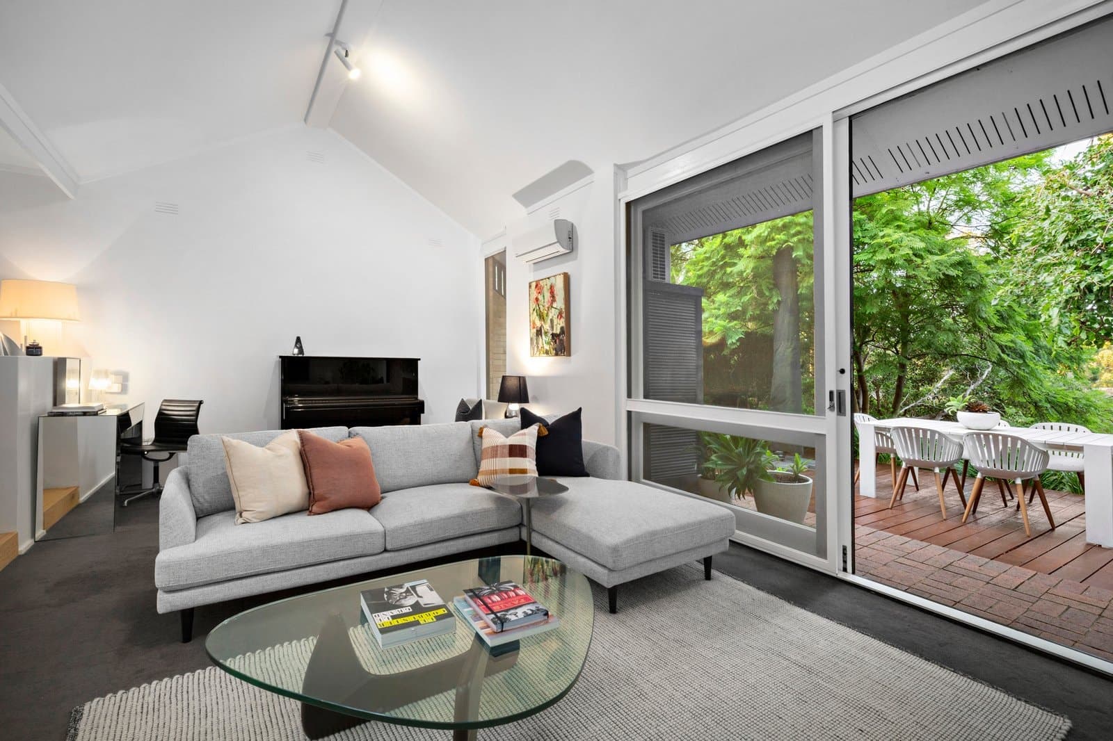 6/1 Monaro Road, Kooyong - Thumbnail 2