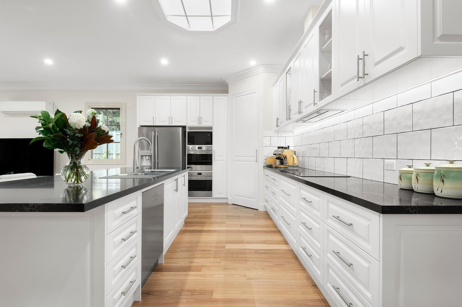 2 Park Road, Glen Iris - Thumbnail 3