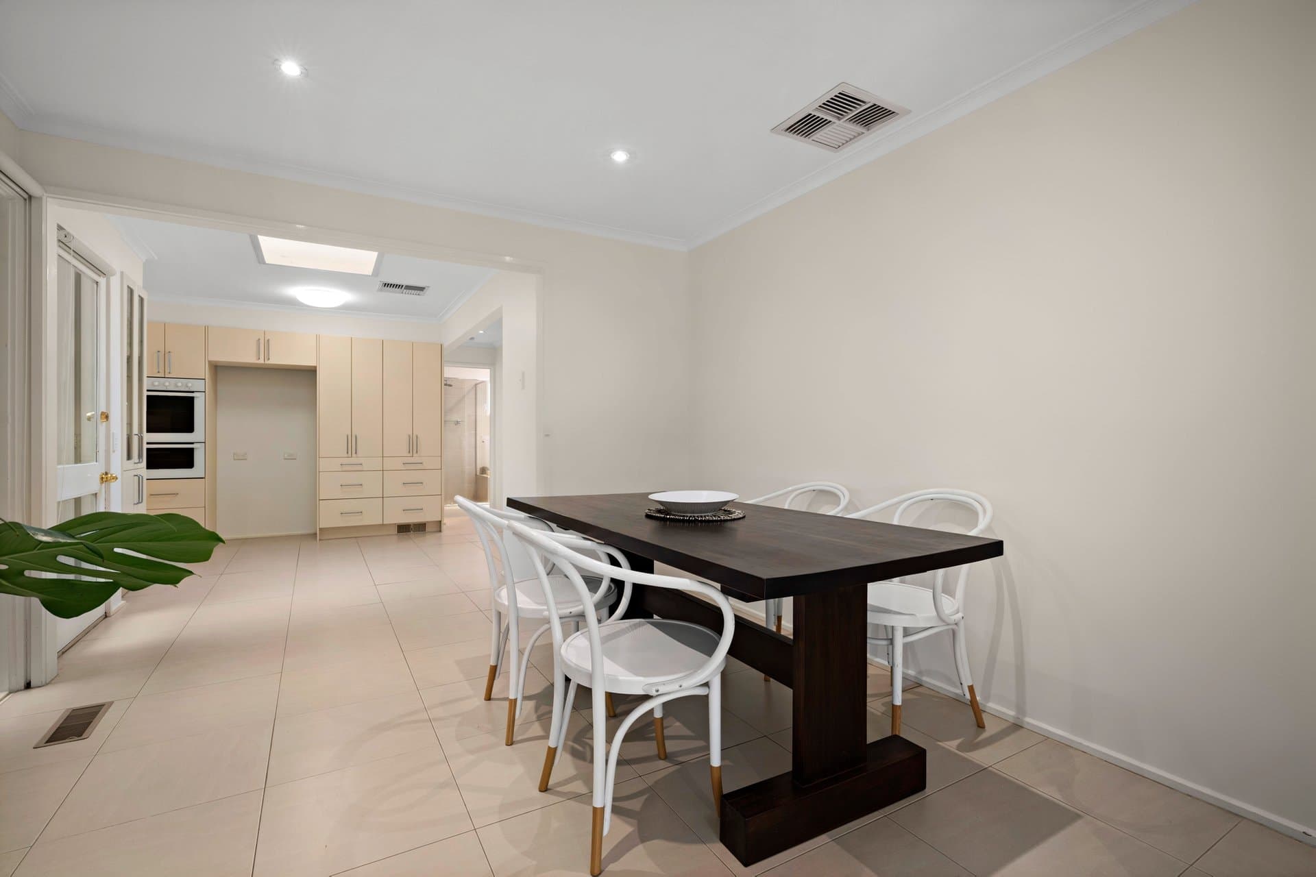 1/6 Suffolk Road, Surrey Hills - Thumbnail 3