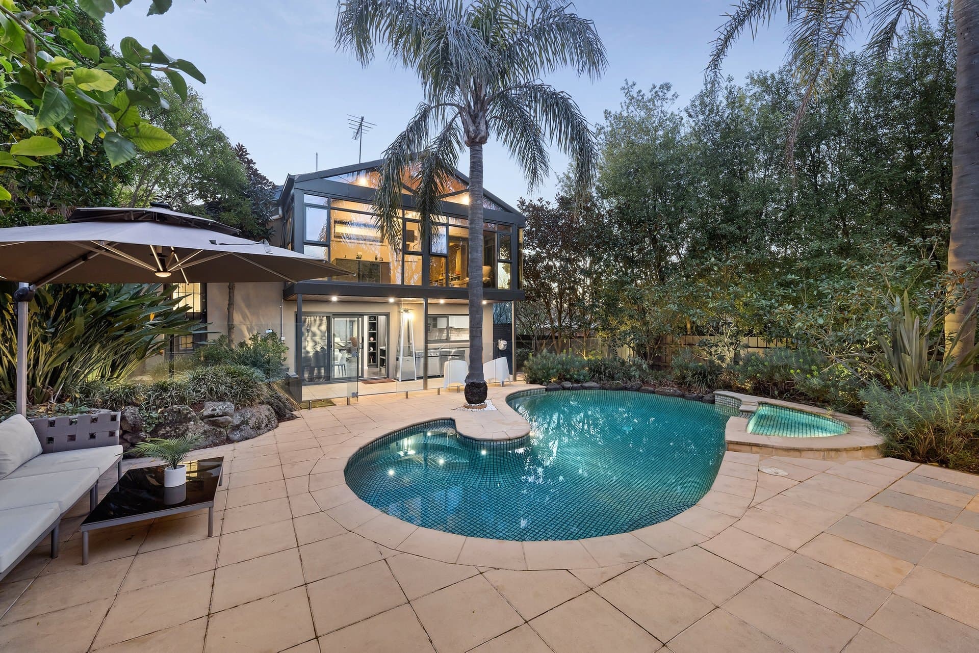 12 Meldrum Street, Kew East - Image 1